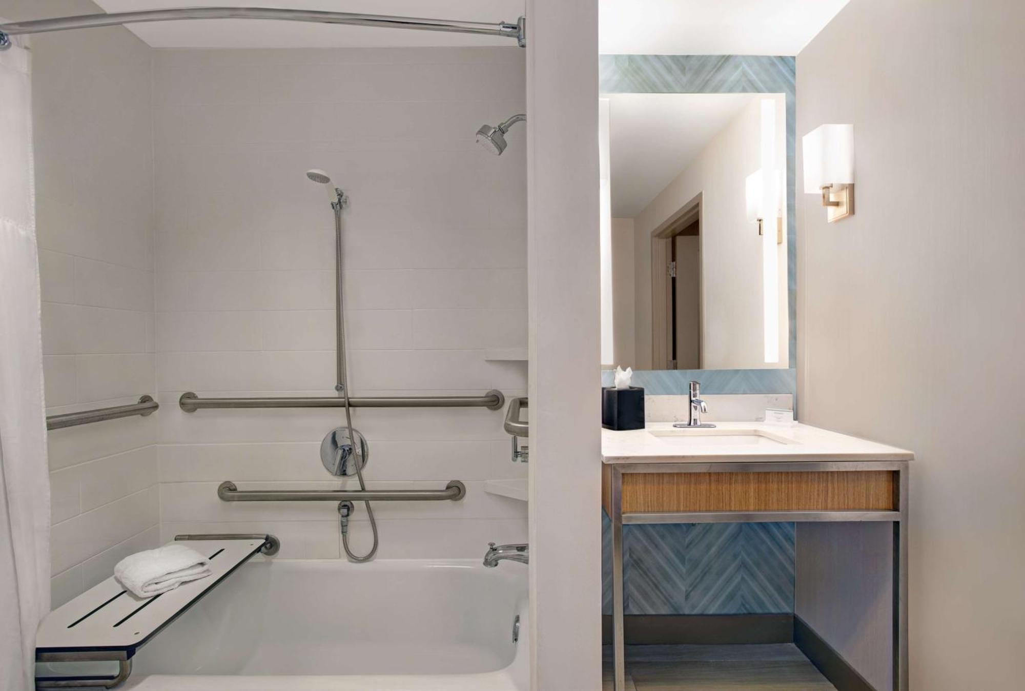 King Room Tub Mobility Hearing Access