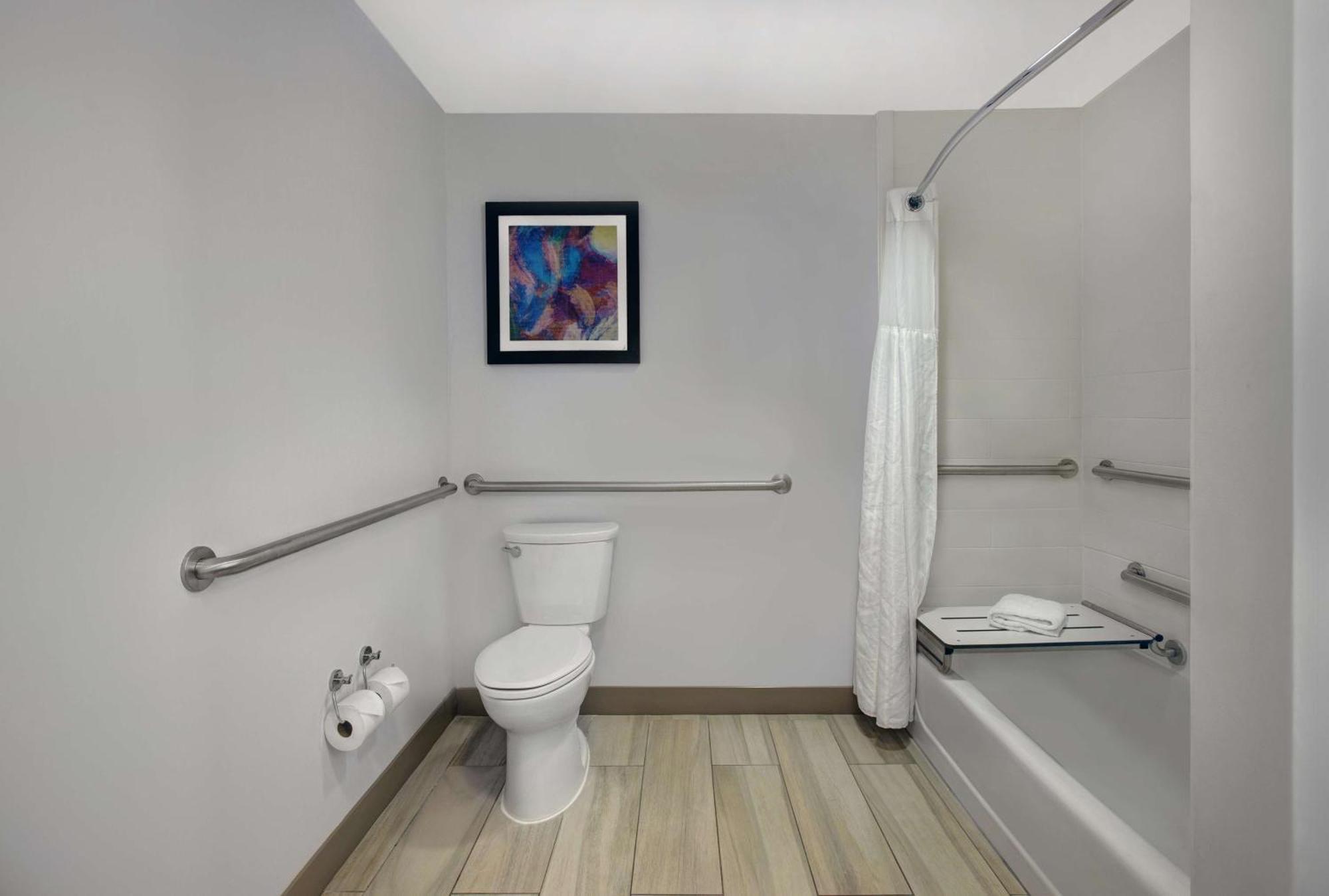 King Room Tub Mobility Hearing Access