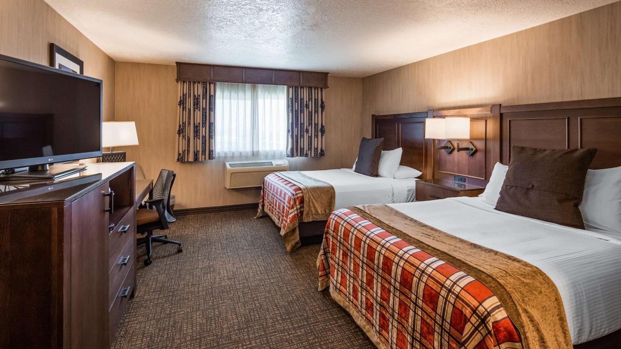 Queen Room with Two Queen Beds - Non-Smoking