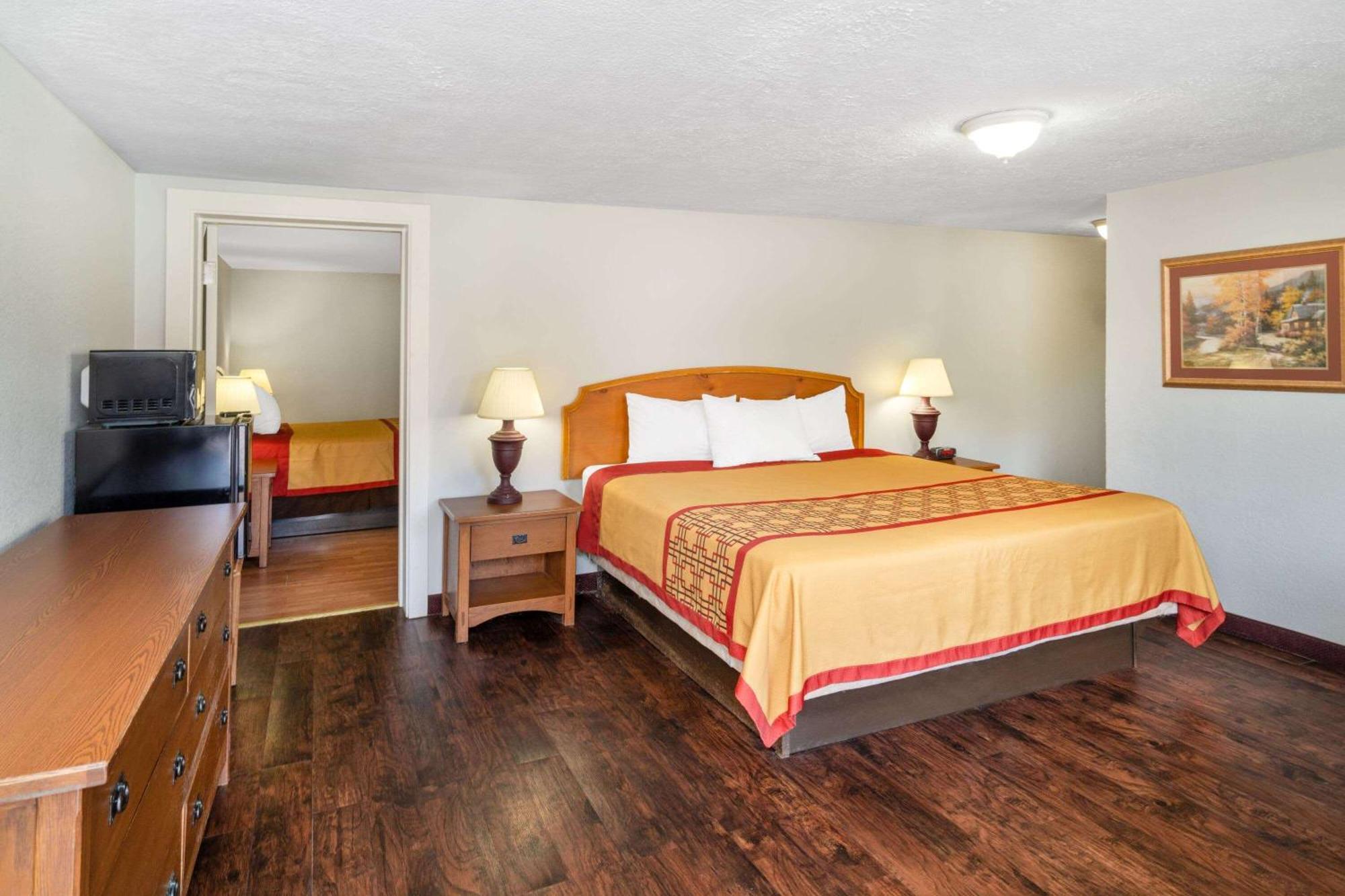 Two-Bedroom Suite - Non-Smoking