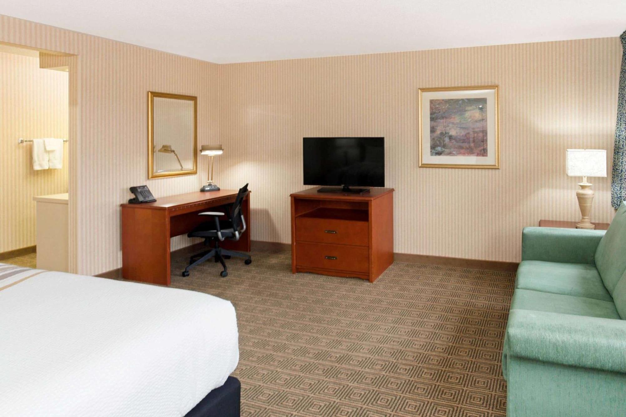 Executive King Room with Sofa Bed
