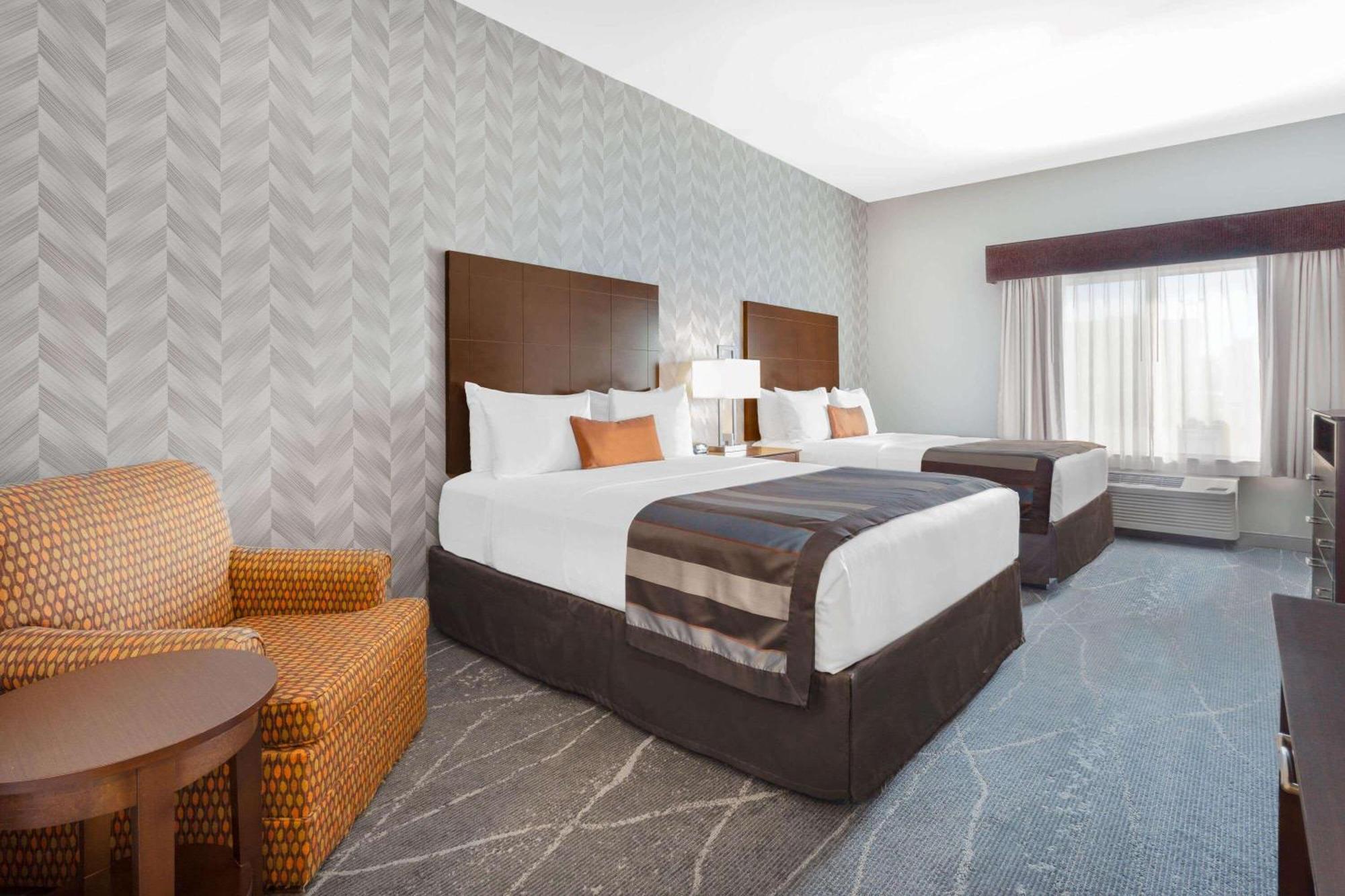 Queen Room with Two Queen Beds - Non-Smoking