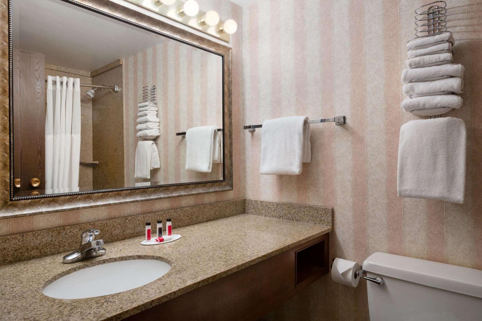 Queen Room Two Queen Beds Pet Friendly or Non-Smoking