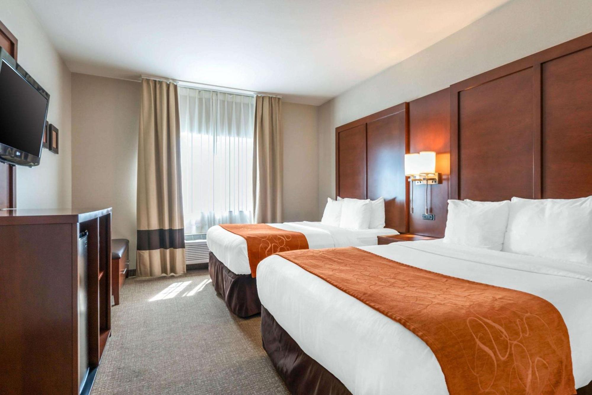 Queen Suite Two Queen Beds Non-Smoking