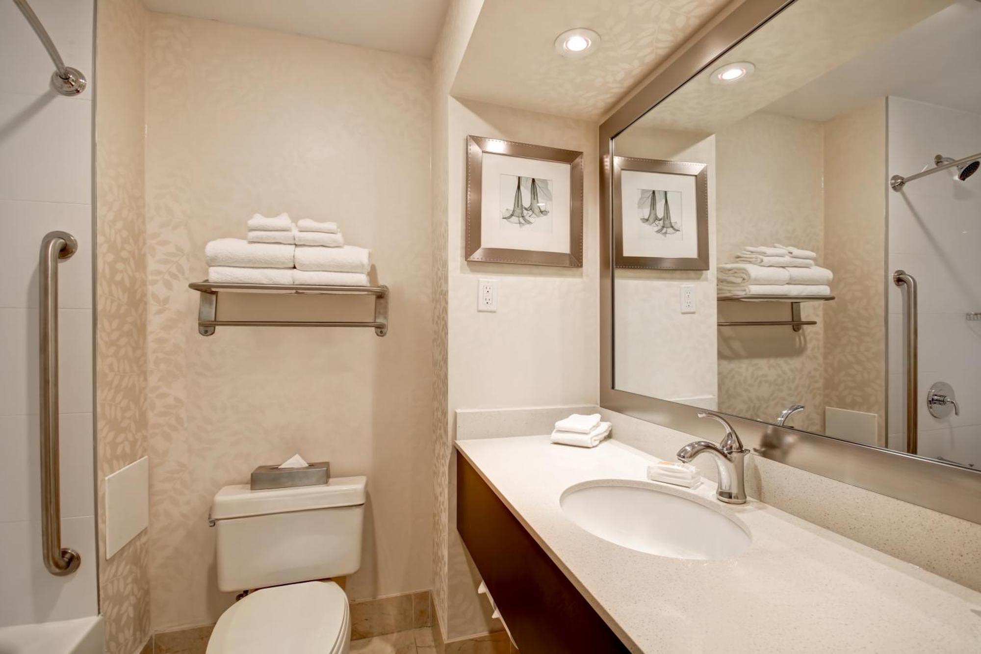 One-Bedroom King Suite,1283048560:JPEG