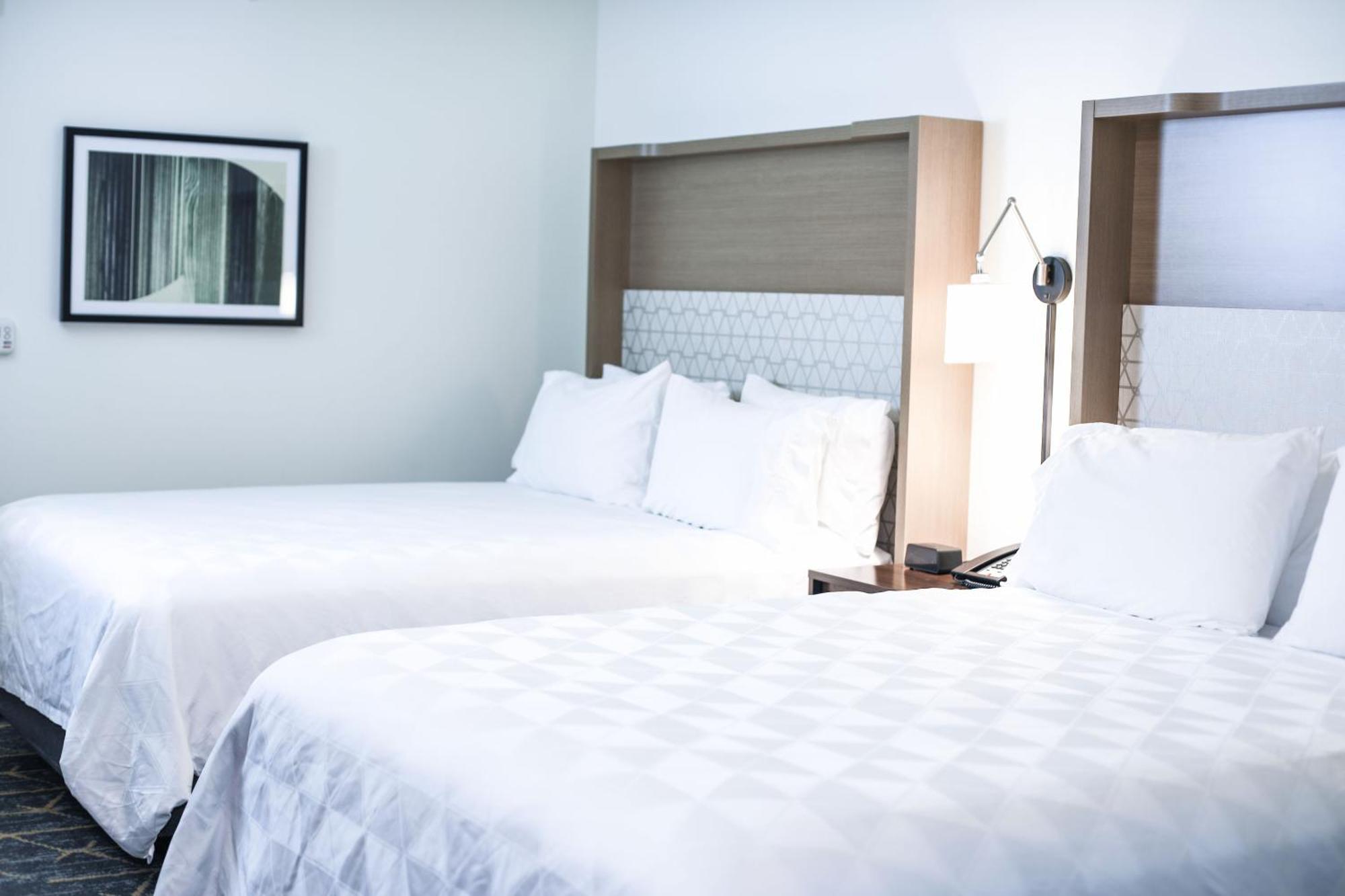 One-Bedroom Suite with Two Queen Beds - Non-Smoking