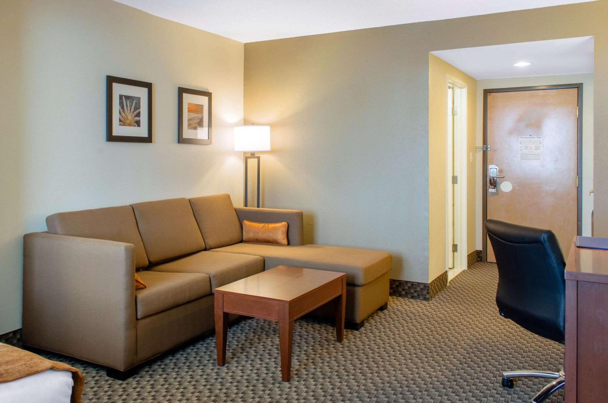 Standard King Suite Non-Smoking