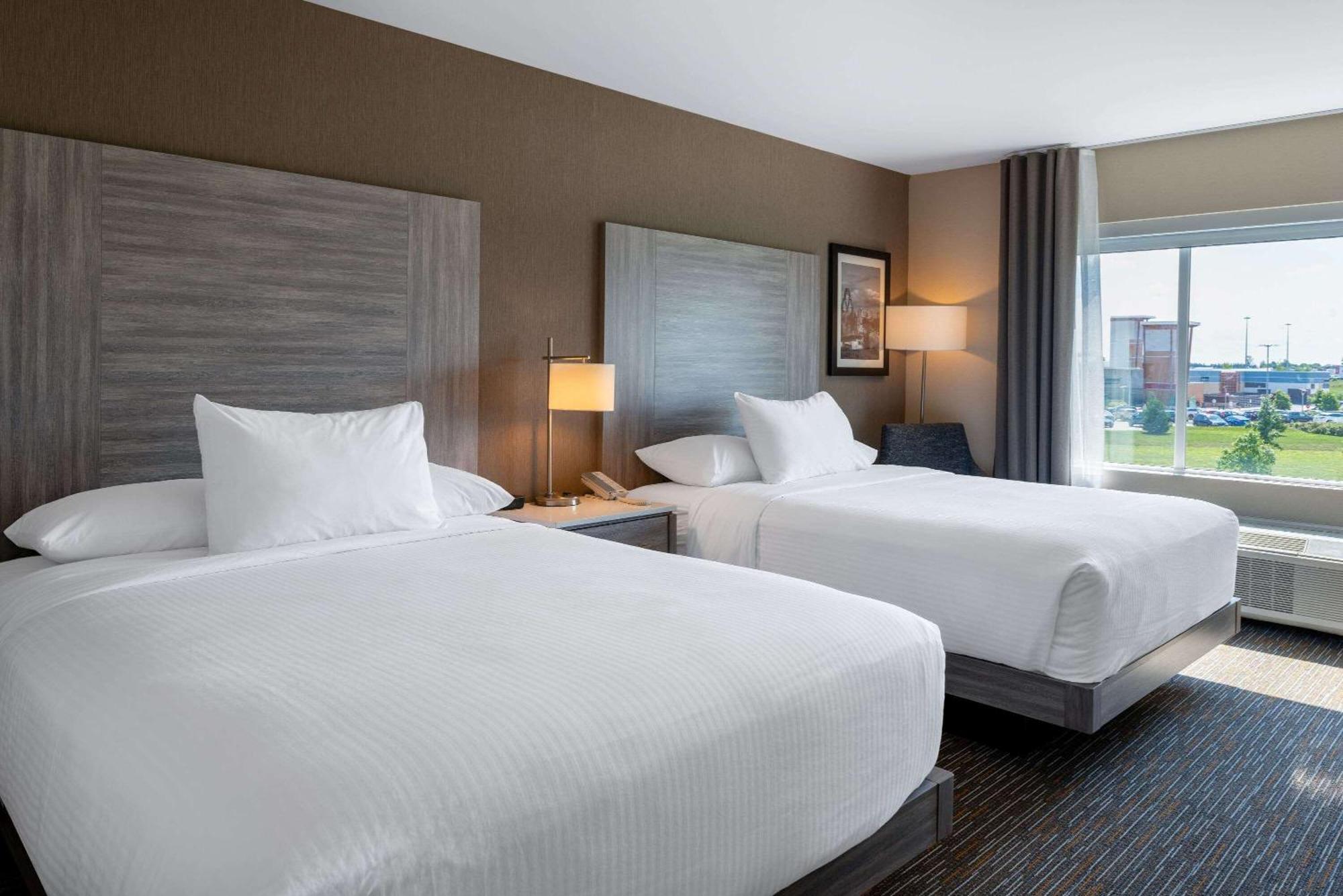 Queen Room with Two Queen Beds - Non-Smoking