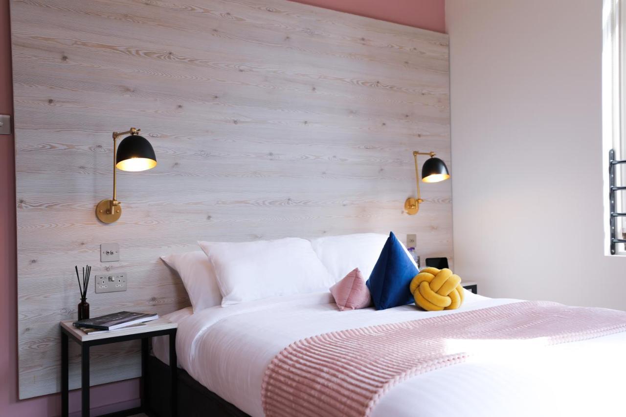 King Size Bed - Shared Facilities