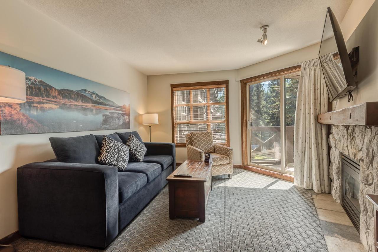One Bedroom Slopeside Suite with Full Kitchen