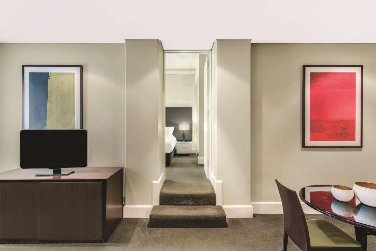 Premier One-Bedroom Queen