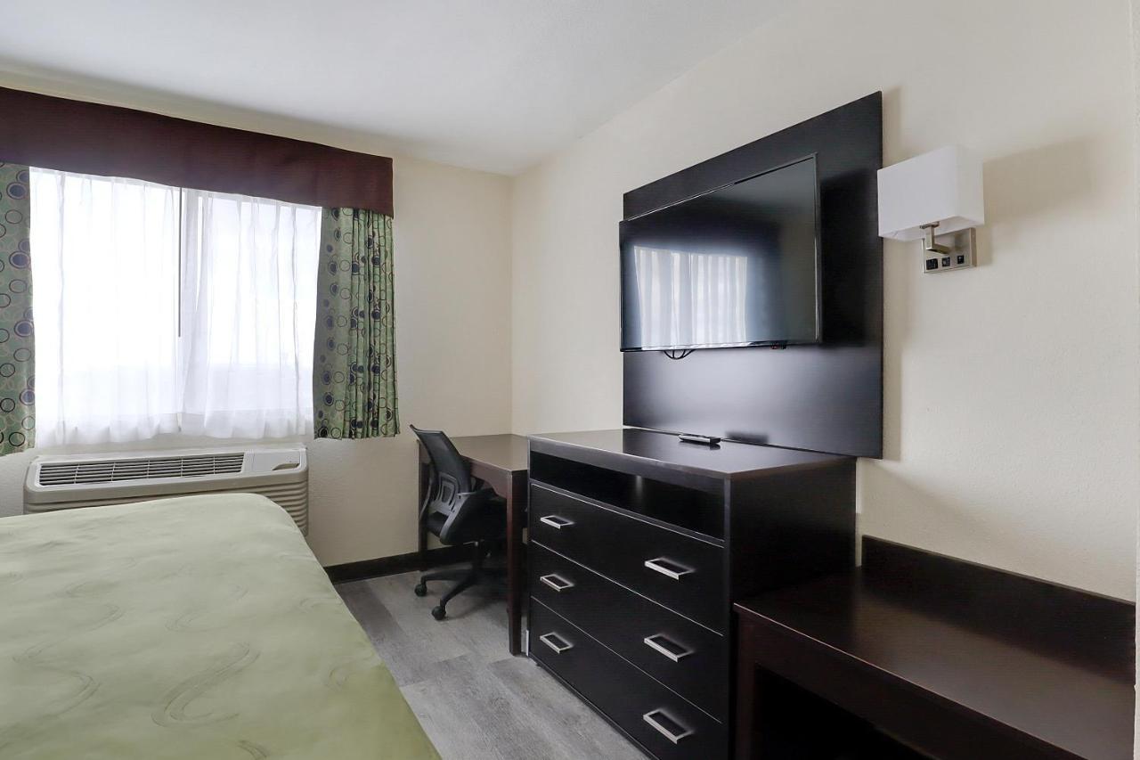 One-Bedroom King Suite
