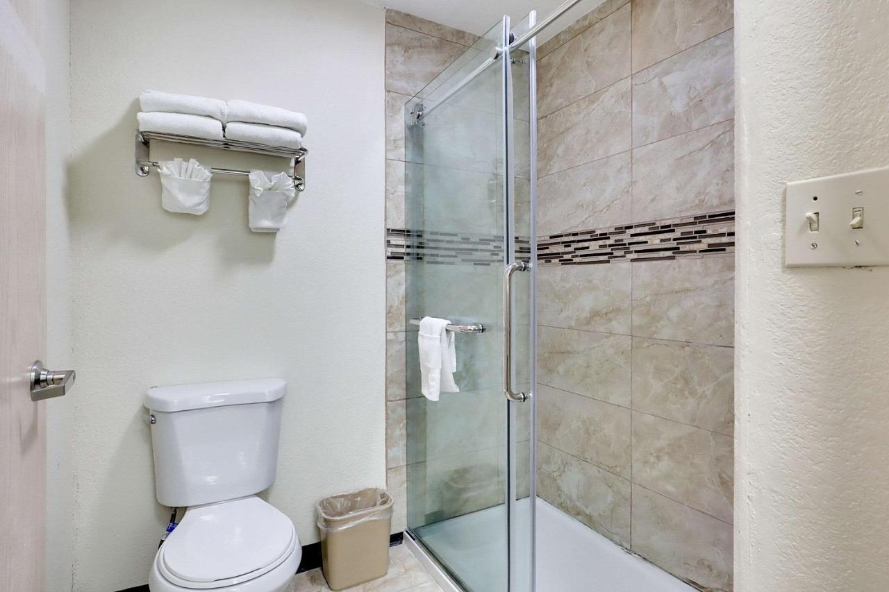 One-Bedroom King Suite