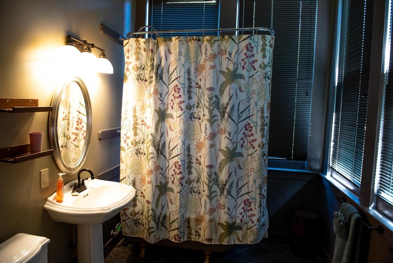 Queen Suite