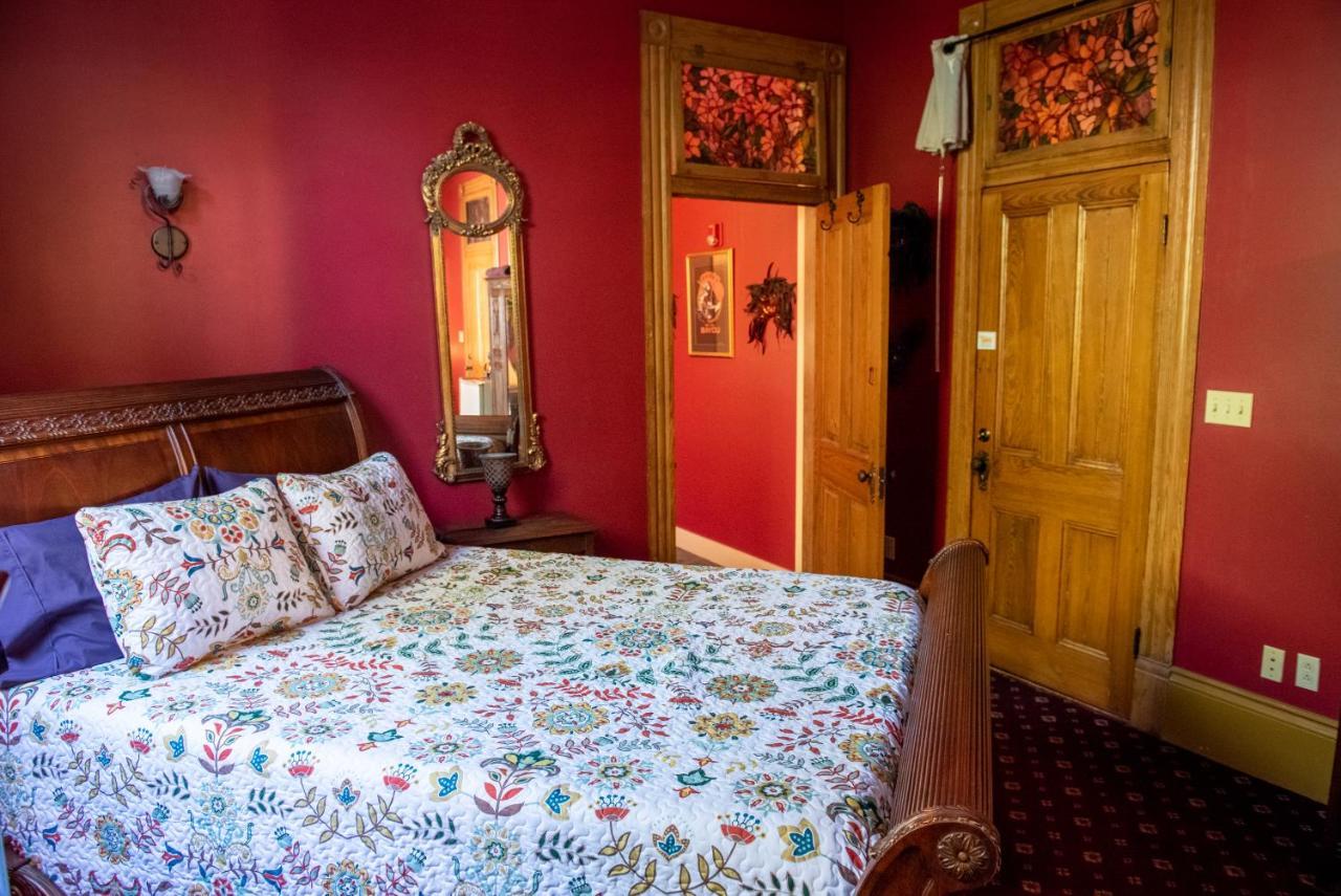 Queen Suite