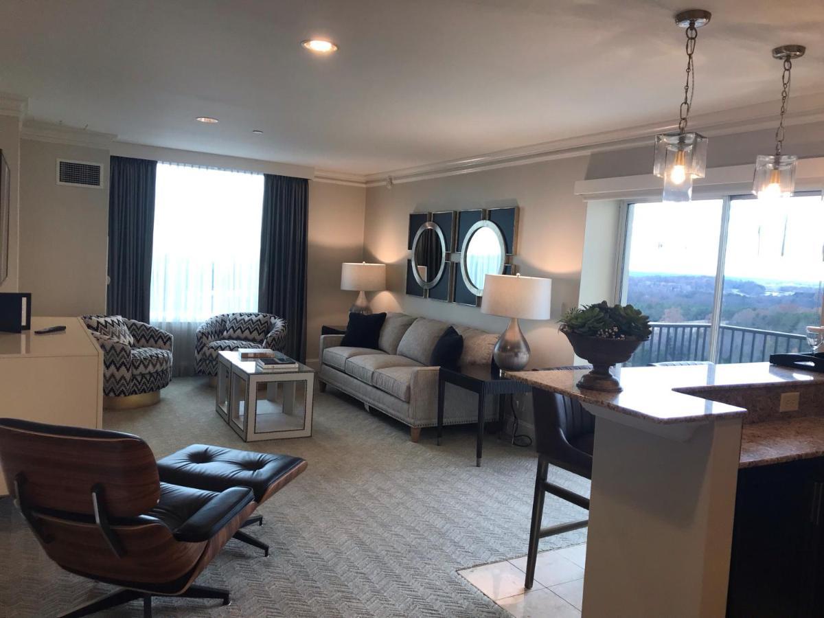 One-Bedroom King Suite Non-Smoking