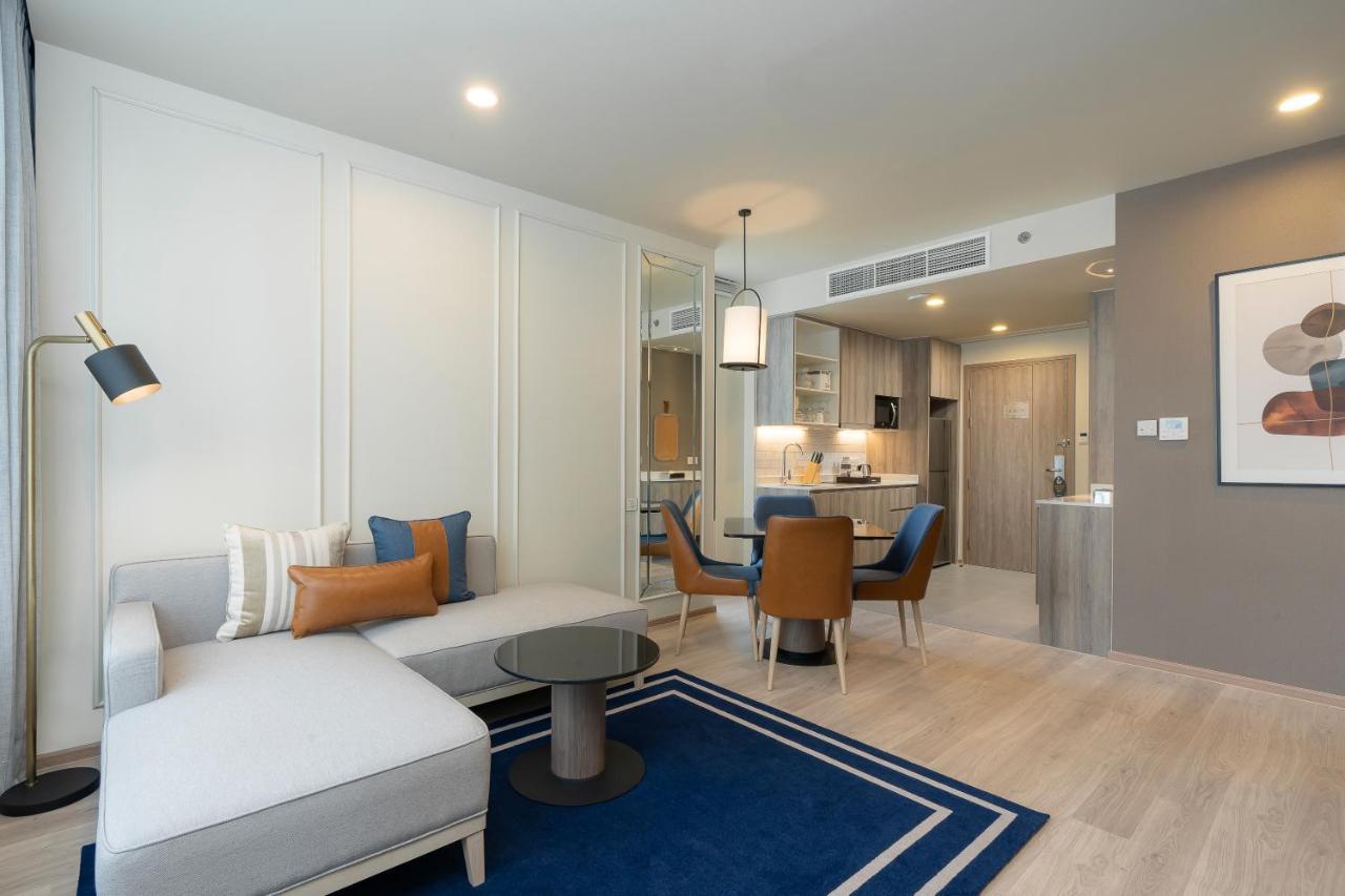 1 King One-Bedroom Suite Living Dining Area