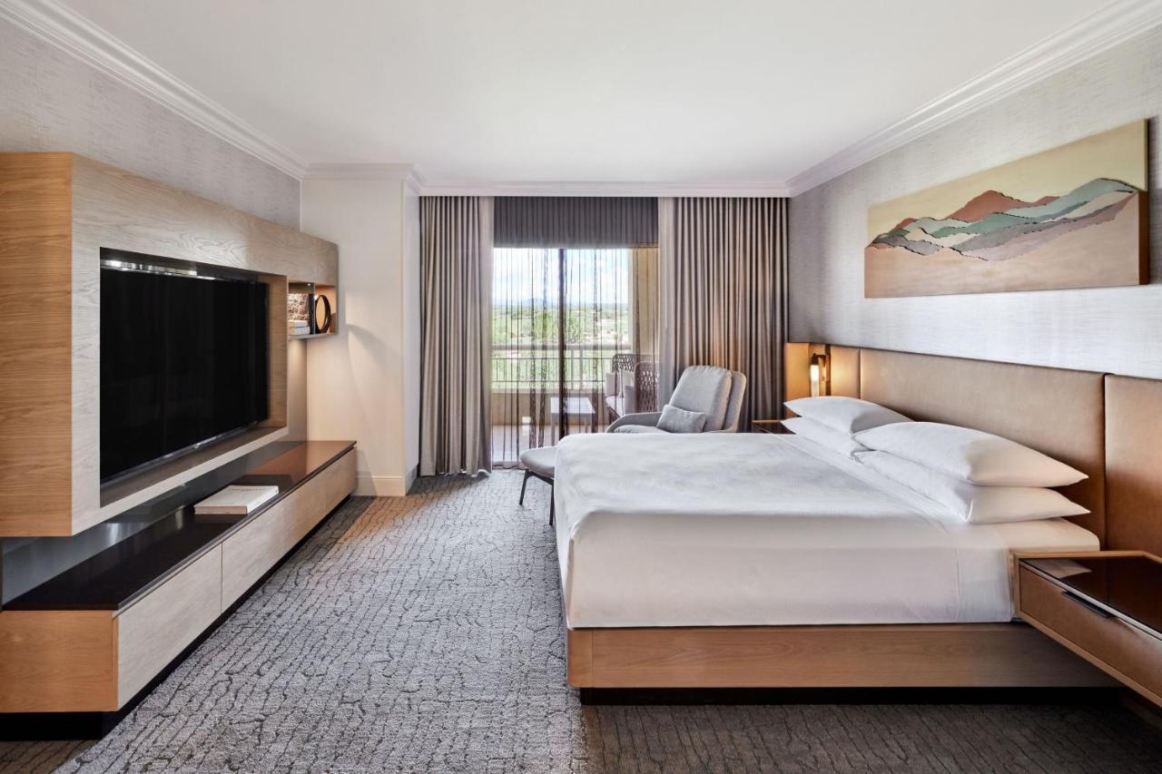 1 Bedroom Executive Suite 1 King Sofa bed Balcony