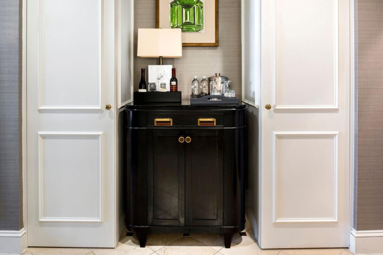 Grand Deluxe Queen Room Two Queen Beds Park View Mobility Hearing Accessible Roll Shower