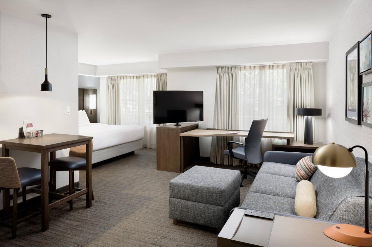 Studio Suite, 1 King Bed & Sofa Bed, Full Kitchen