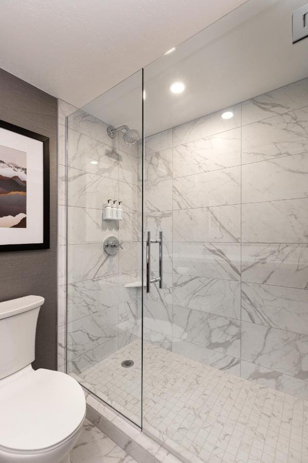 King Room with Mountain View