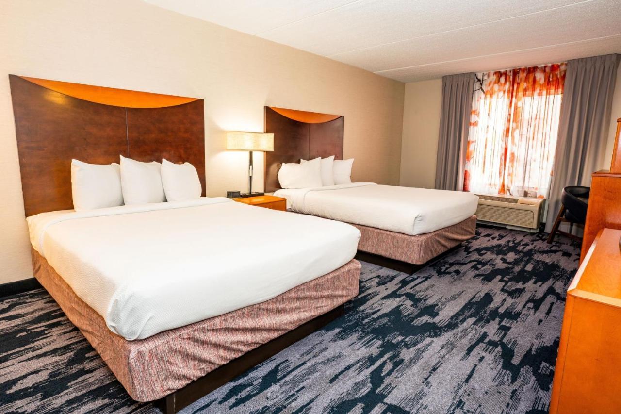 Queen Room with Two Queen Beds and Bathtub - Mobility Access/Hearing Accessible