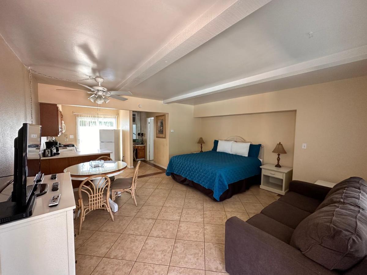 King Studio with Sofa Bed