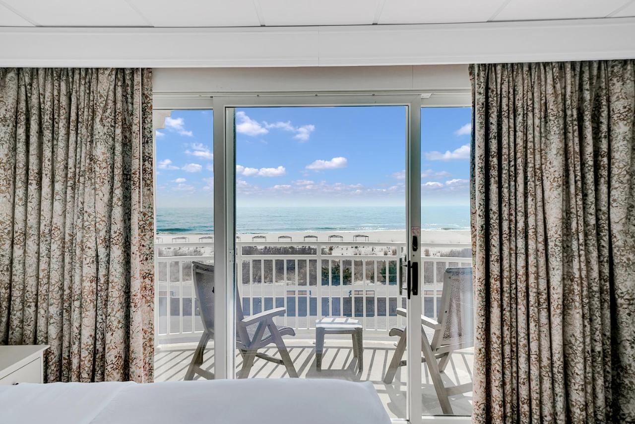 Deluxe Queen Suite Kitchenette Ocean View