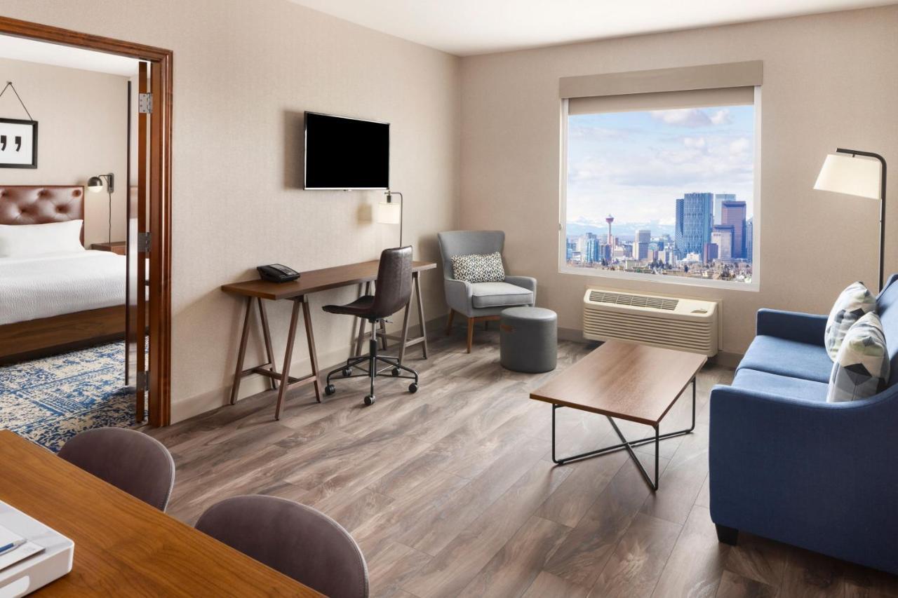 Executive Suite,1758317587:JPEG