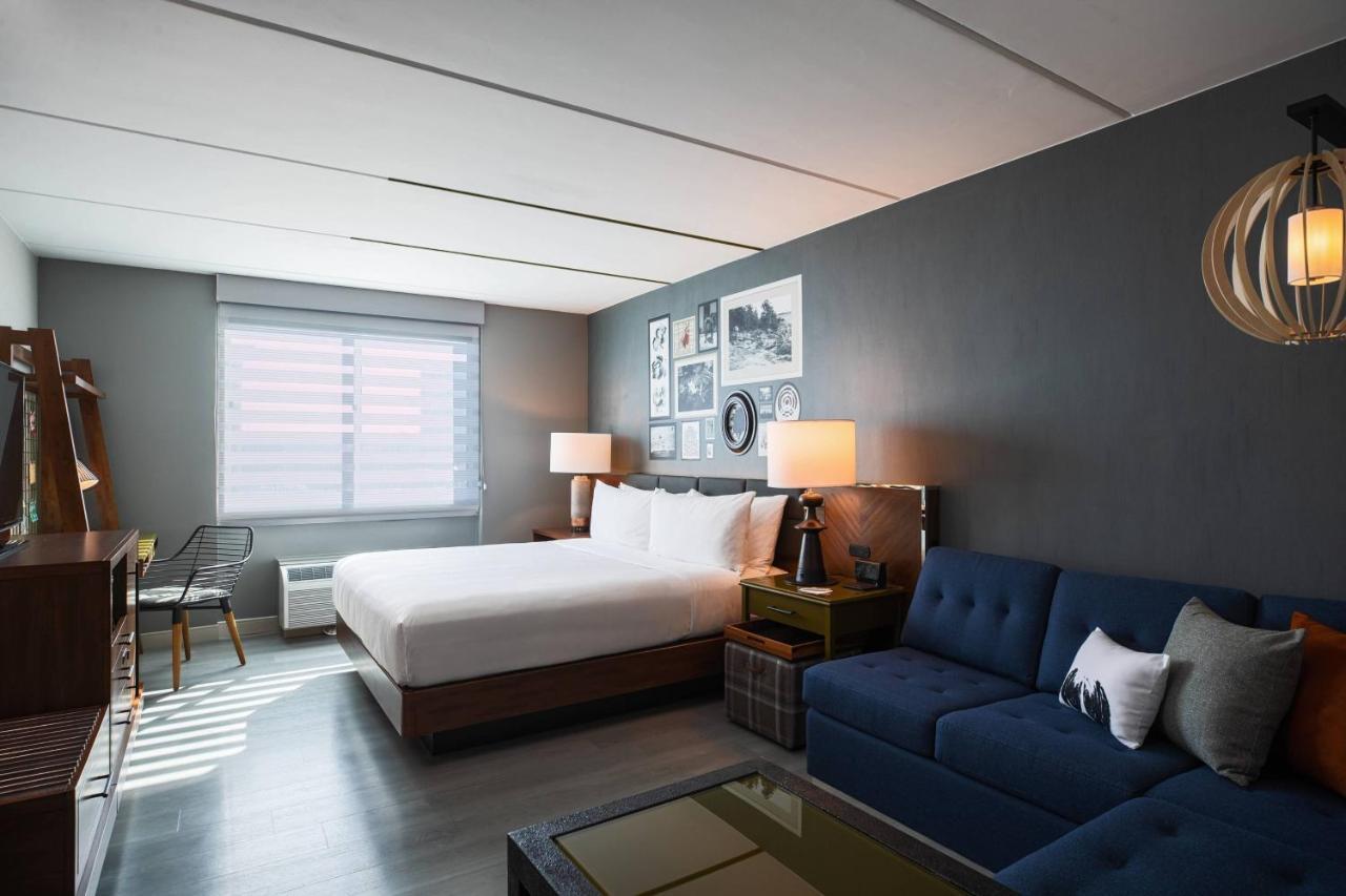 King Room with Sofa Bed - Lounge Access