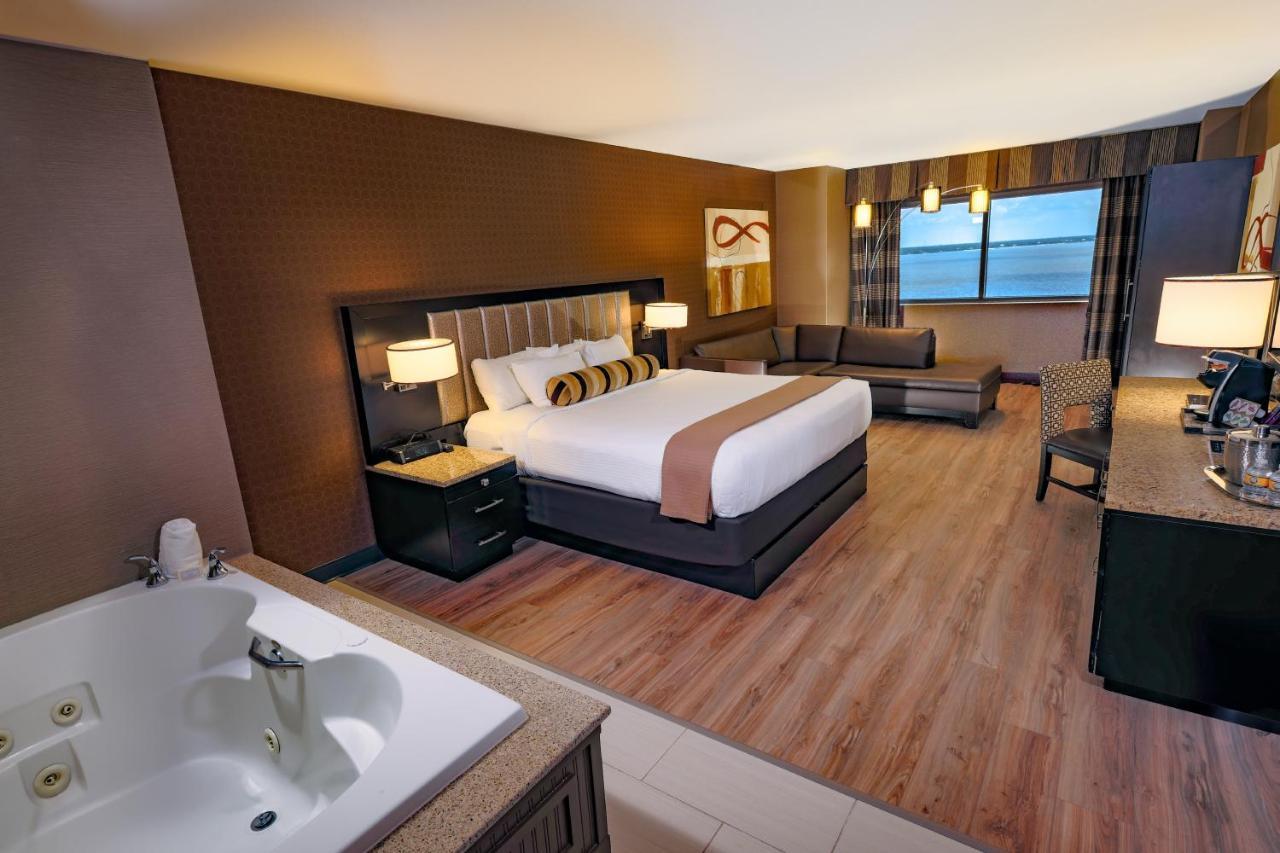 Junior Suite 1 King Bed