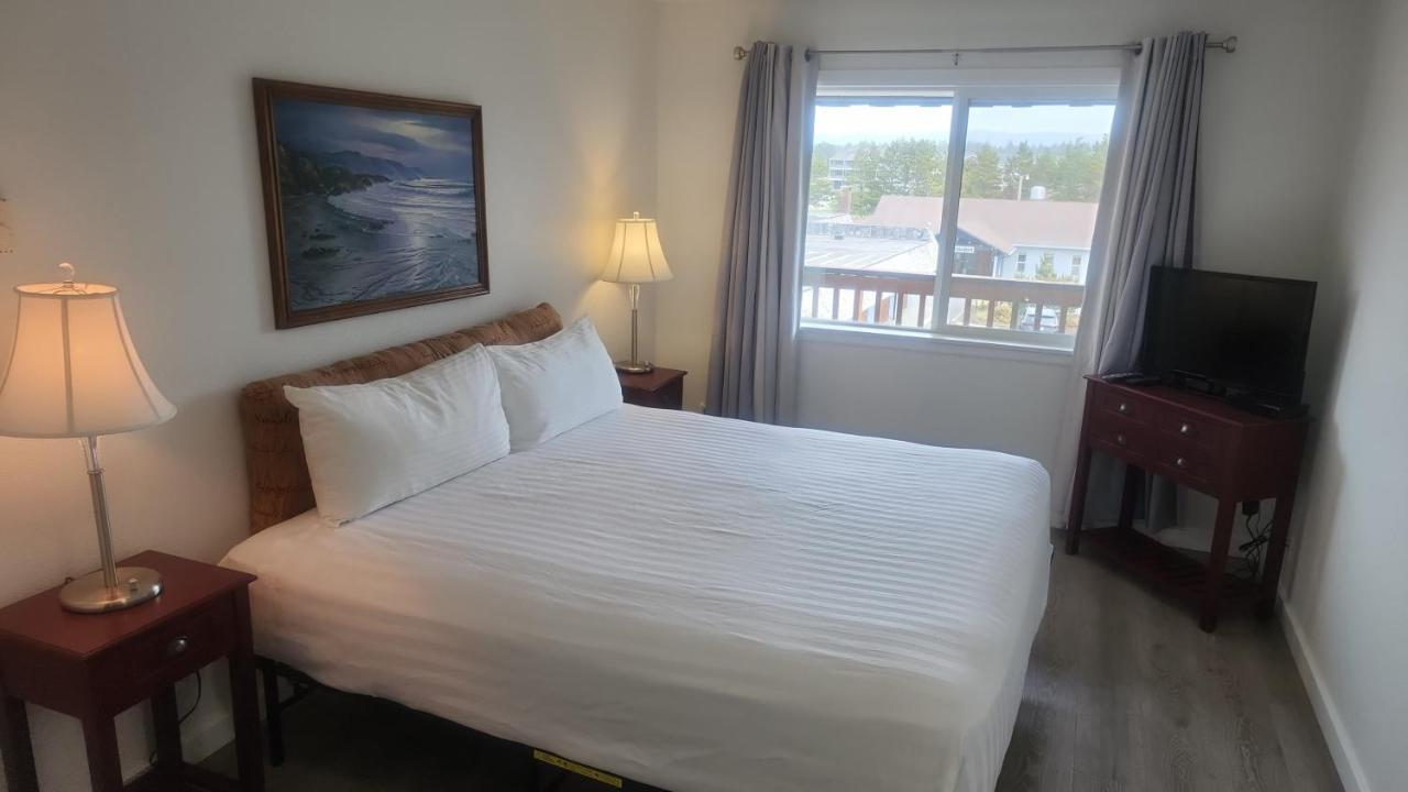 3rd Floor Deluxe Condo Ocean View Balcony Non Pet Friendly