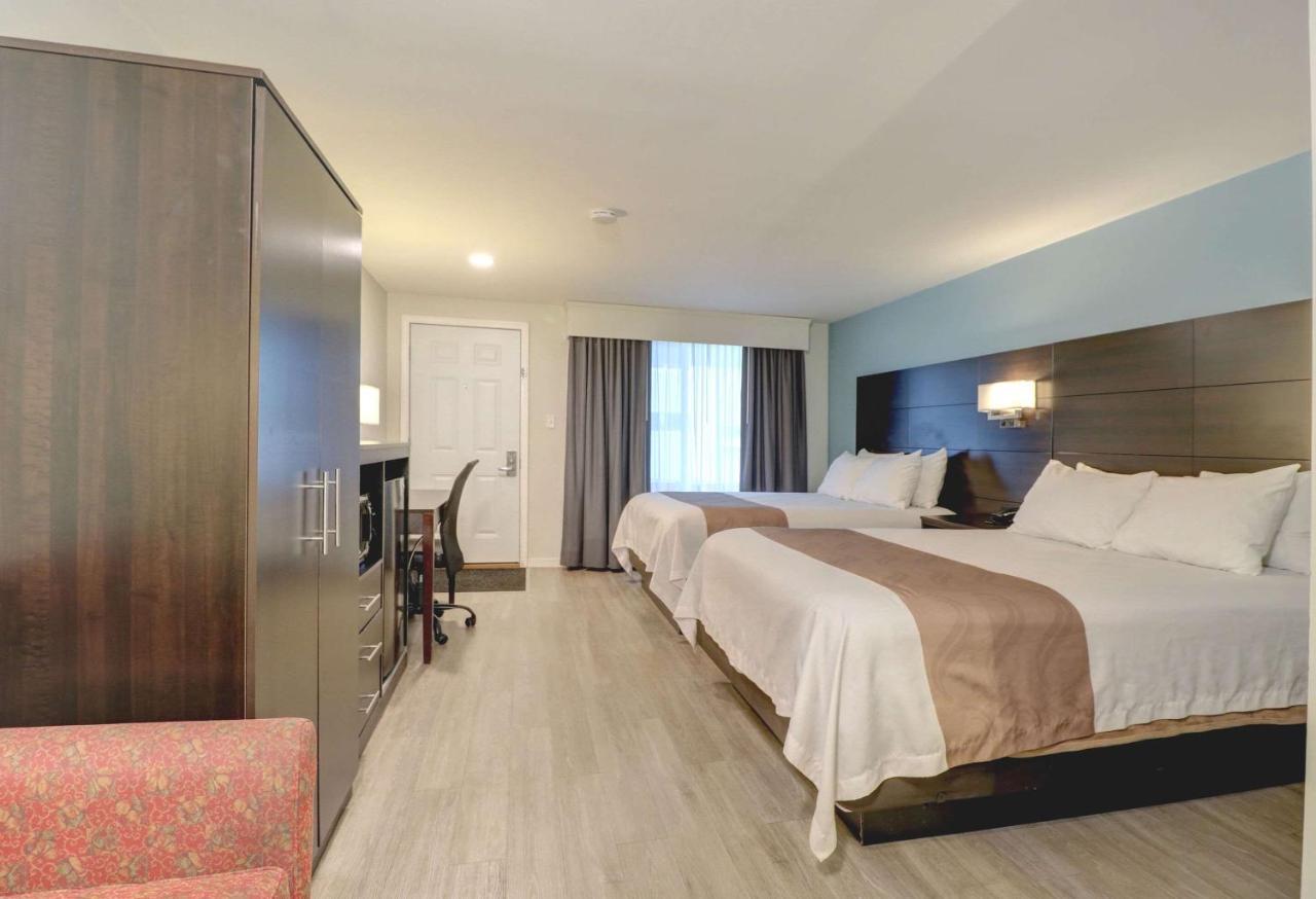 Queen Room with Two Queen Beds - Non-Smoking/Pet-Friendly