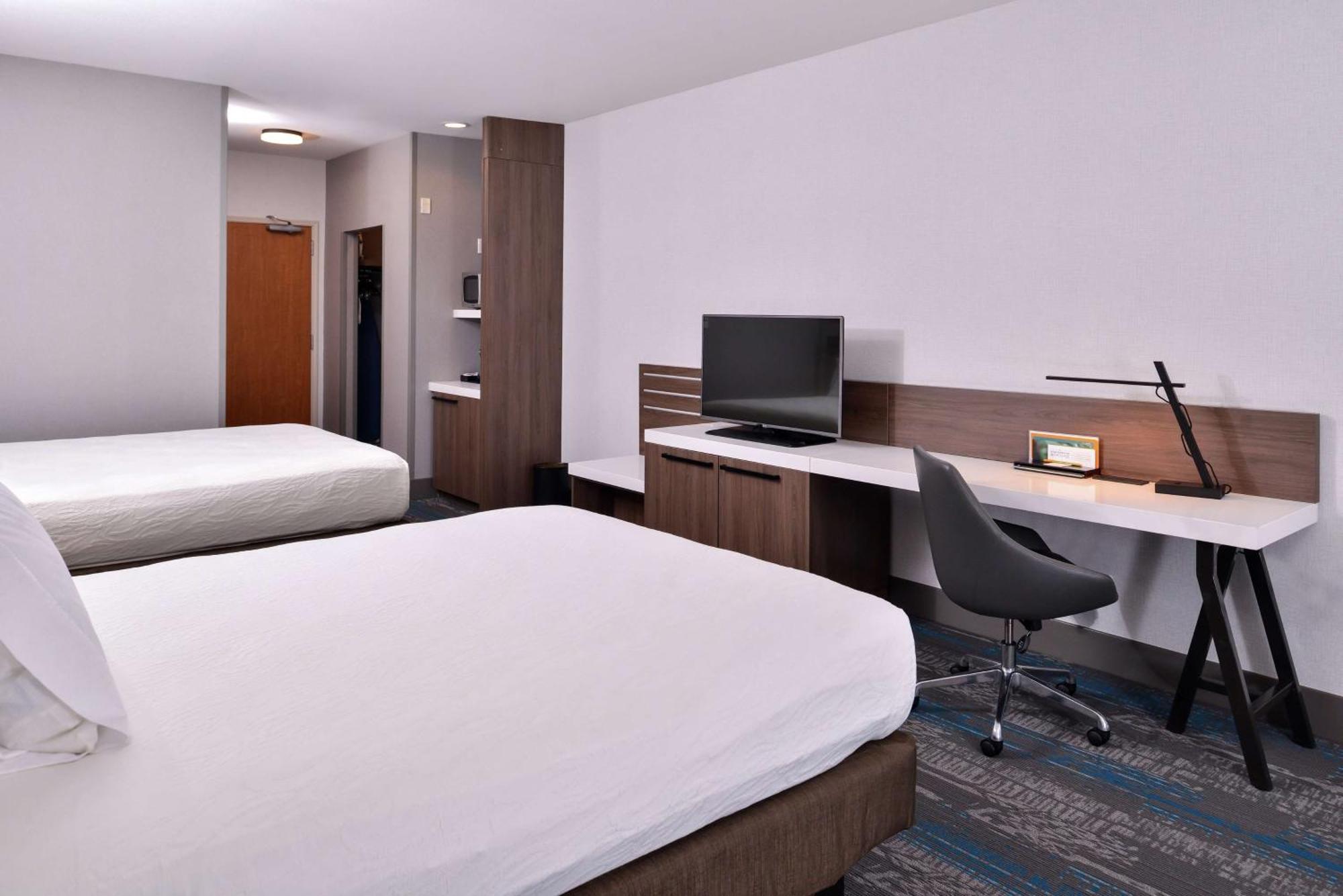 Queen Room Two Queen Beds