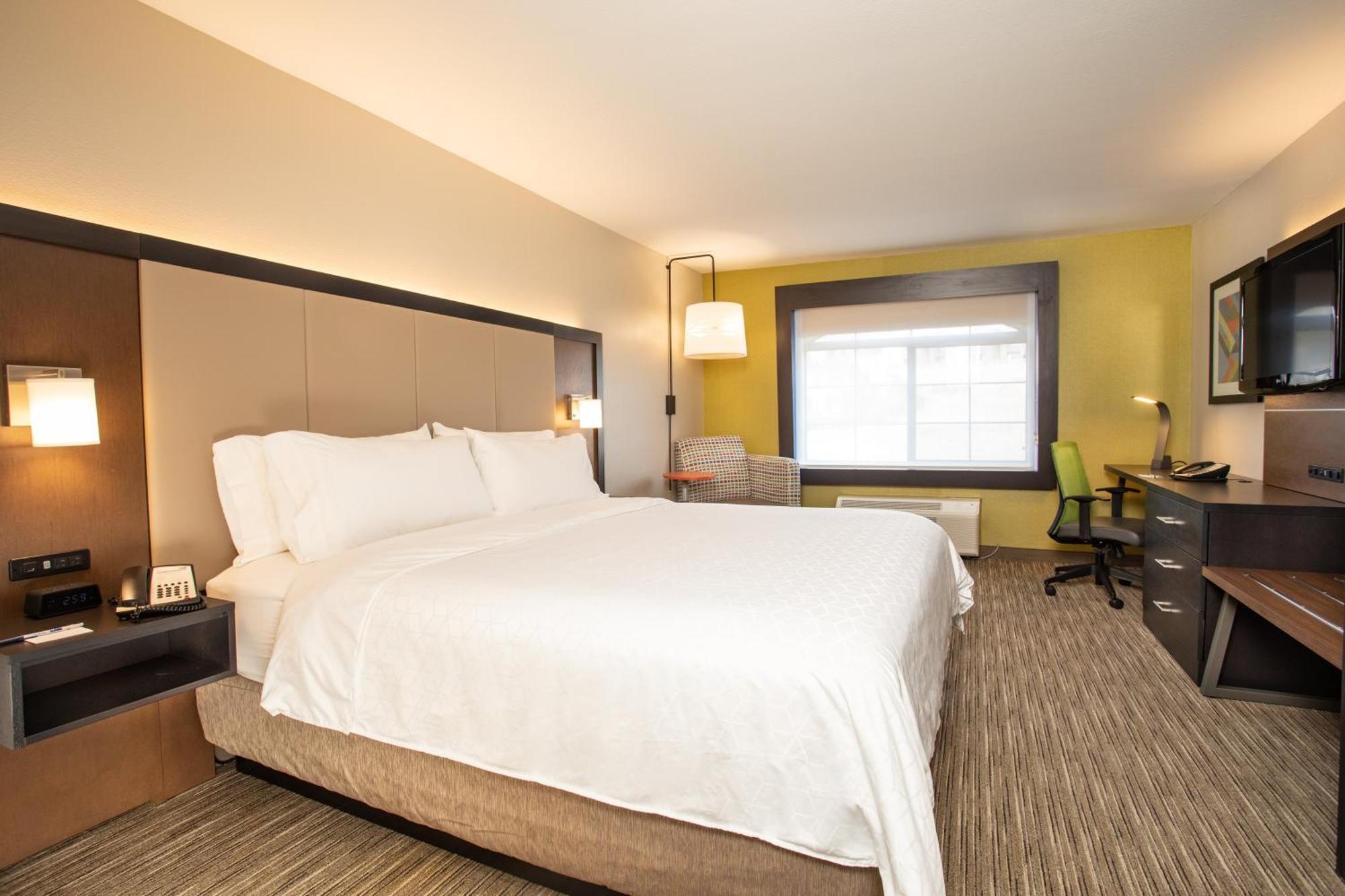 Standard King Room