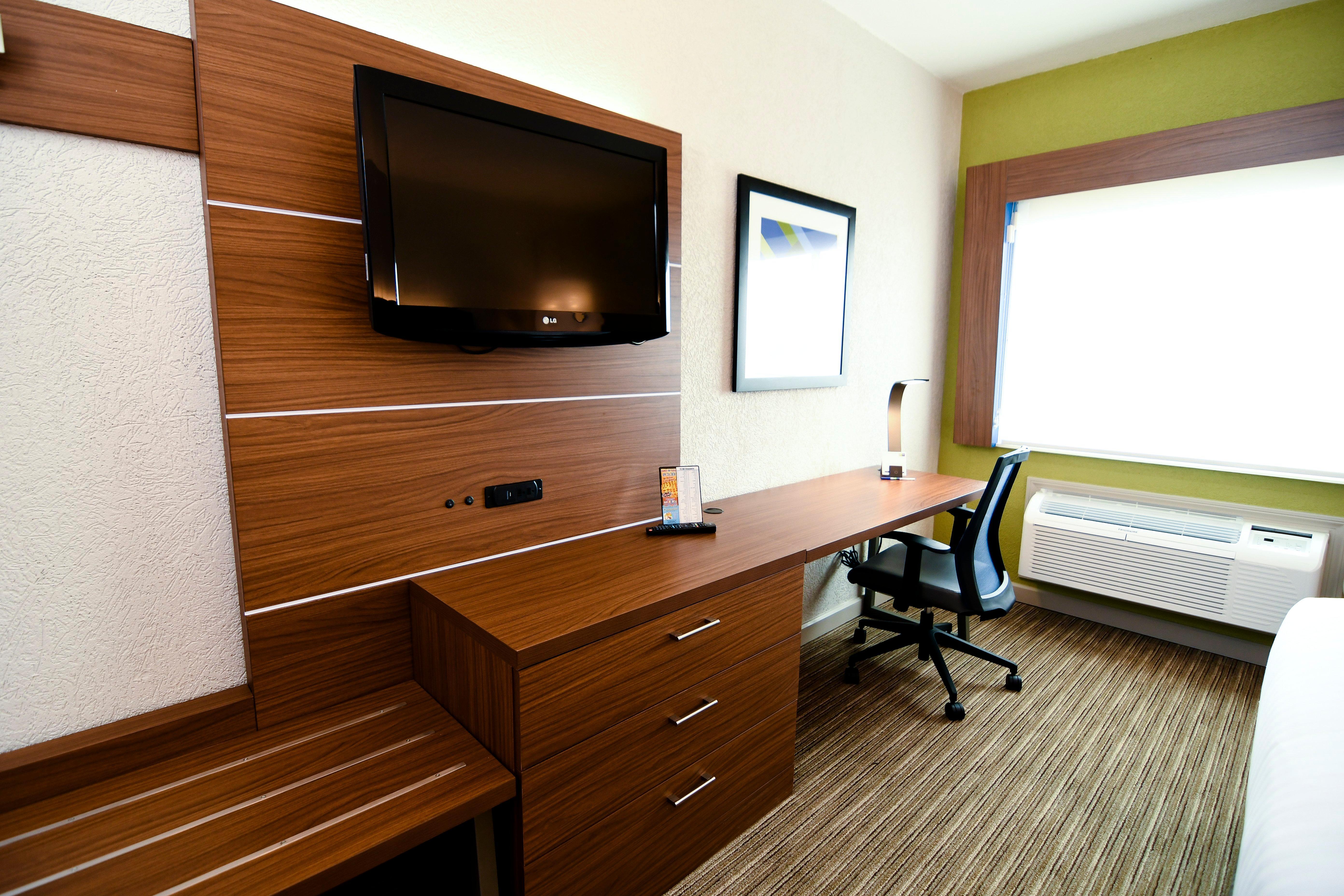 Standard Queen Room Two Queen Beds
