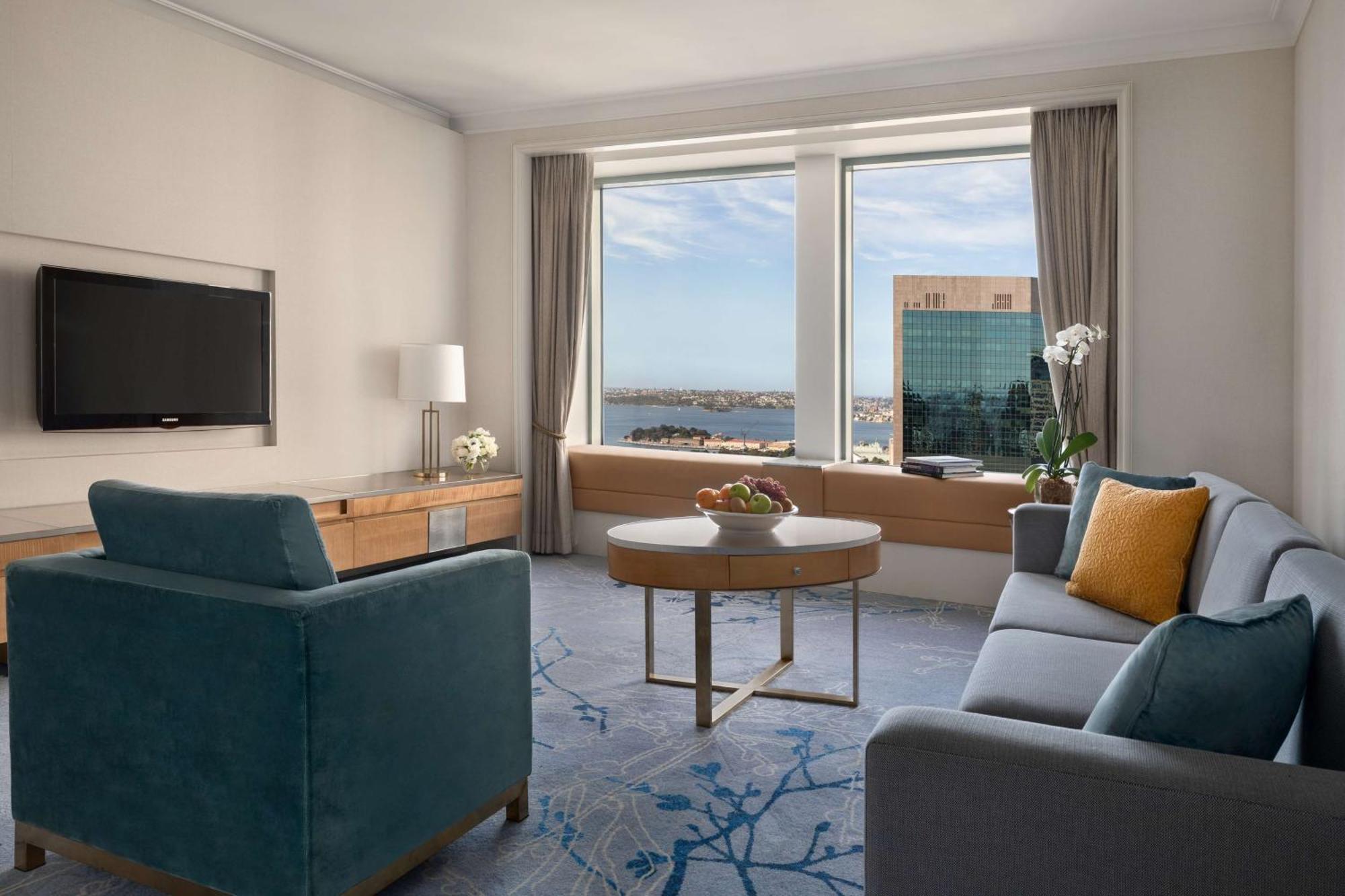 Ambassador Suite with Club Lounge Access