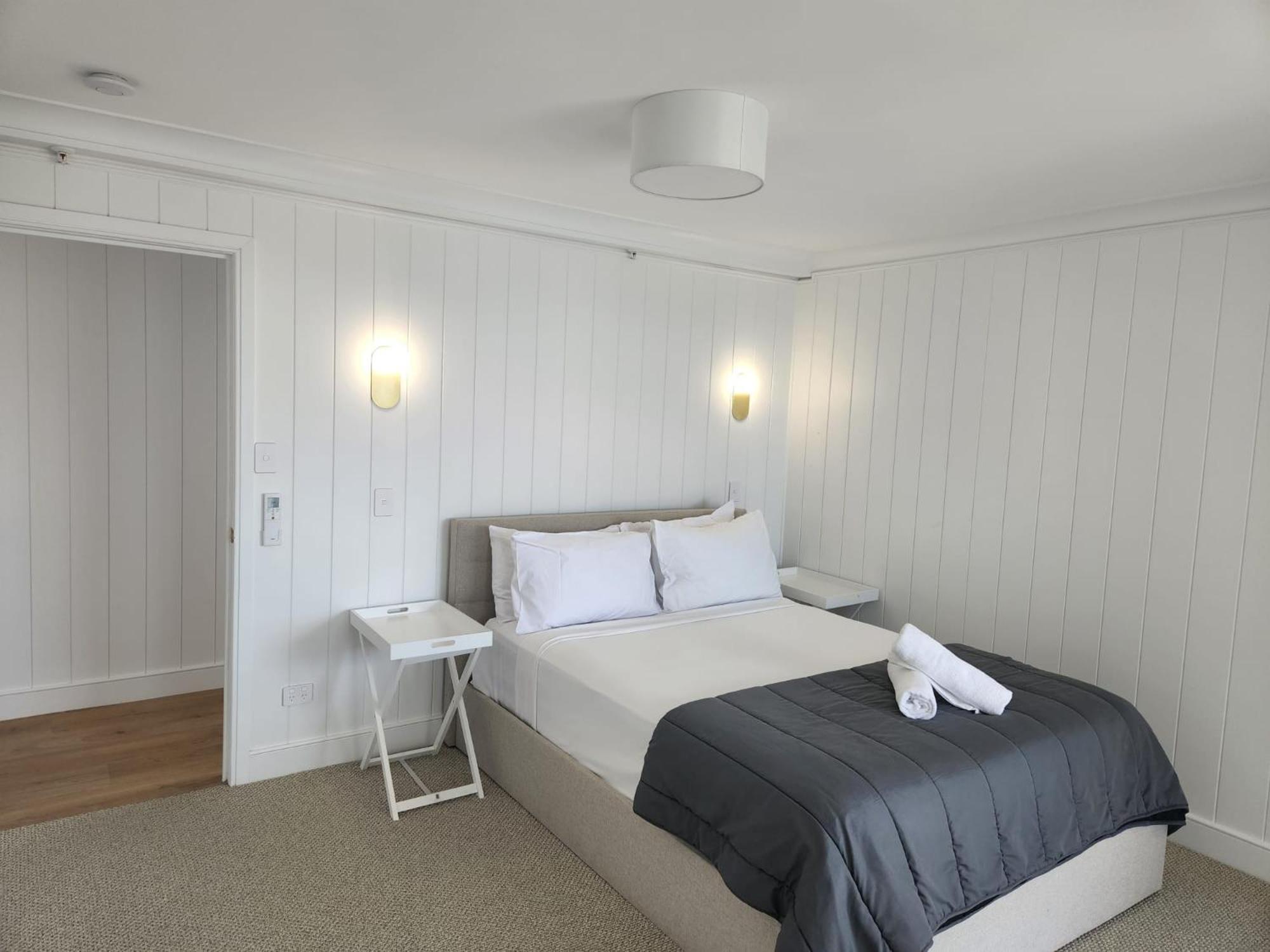 Three-Bedroom Penthouse Apartment