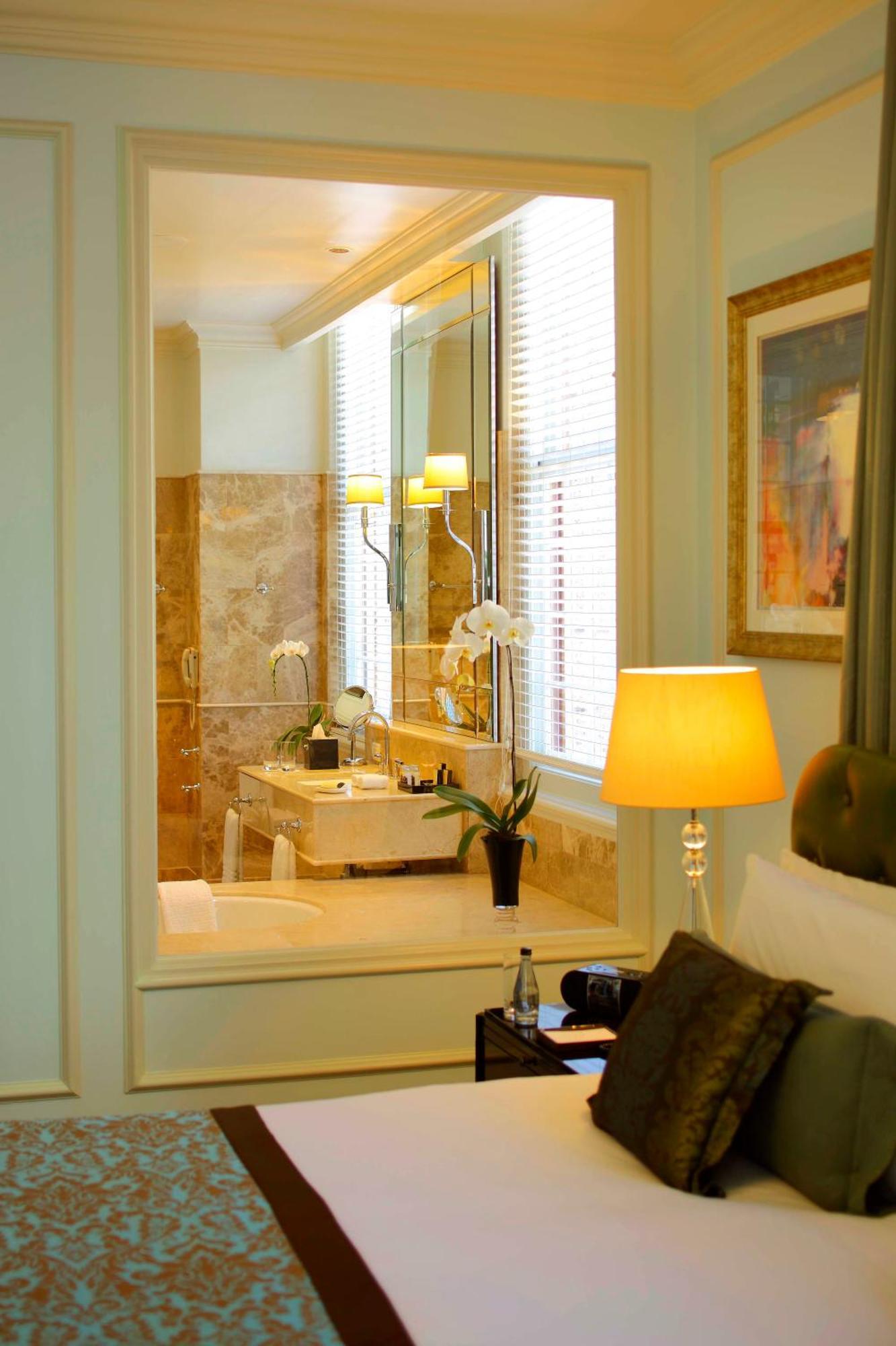 Luxury King Room with City View - Heritage Wing