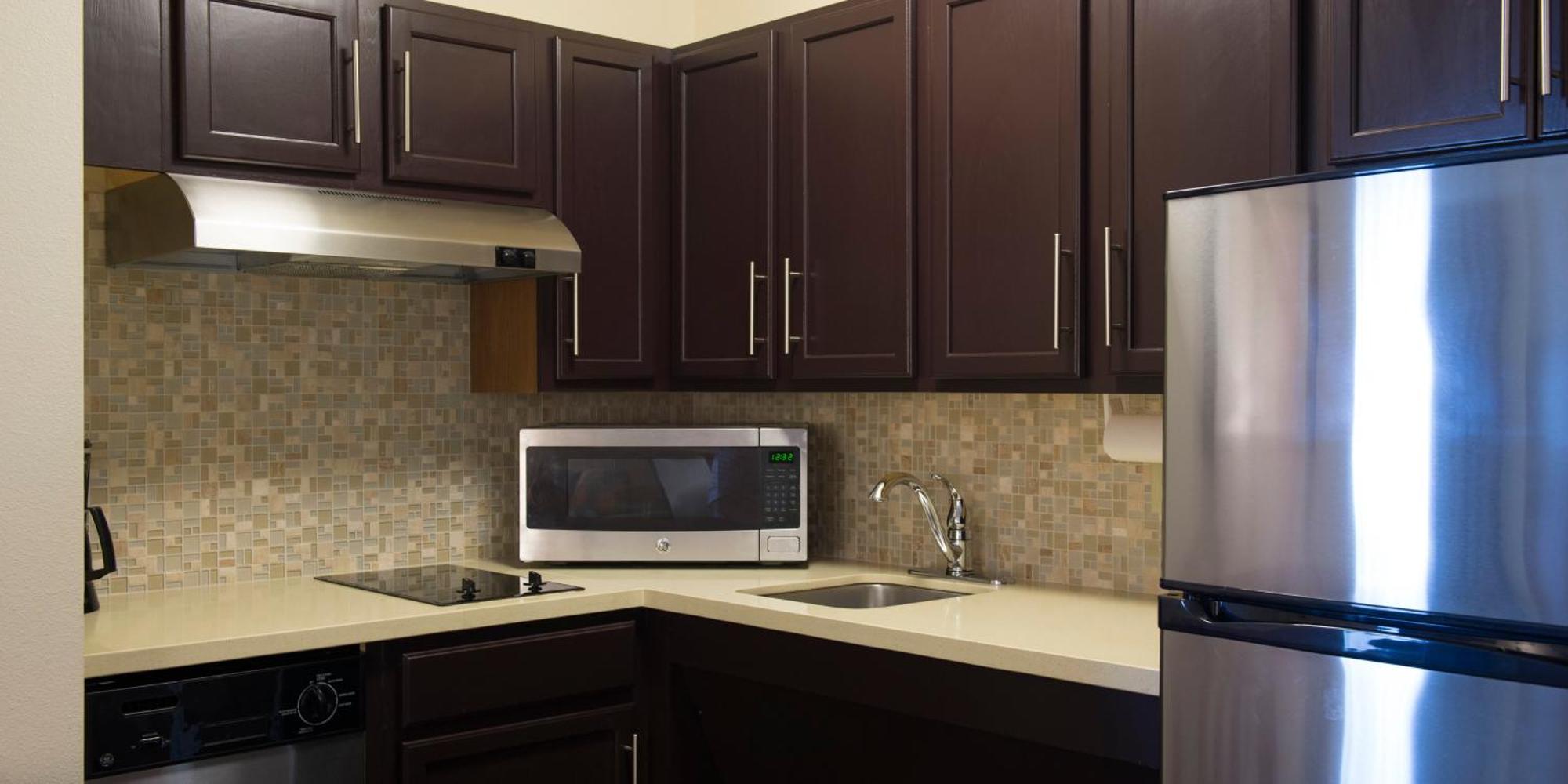 One-Bedroom Queen Room - Mobility/Hearing Accessible - Non-Smoking