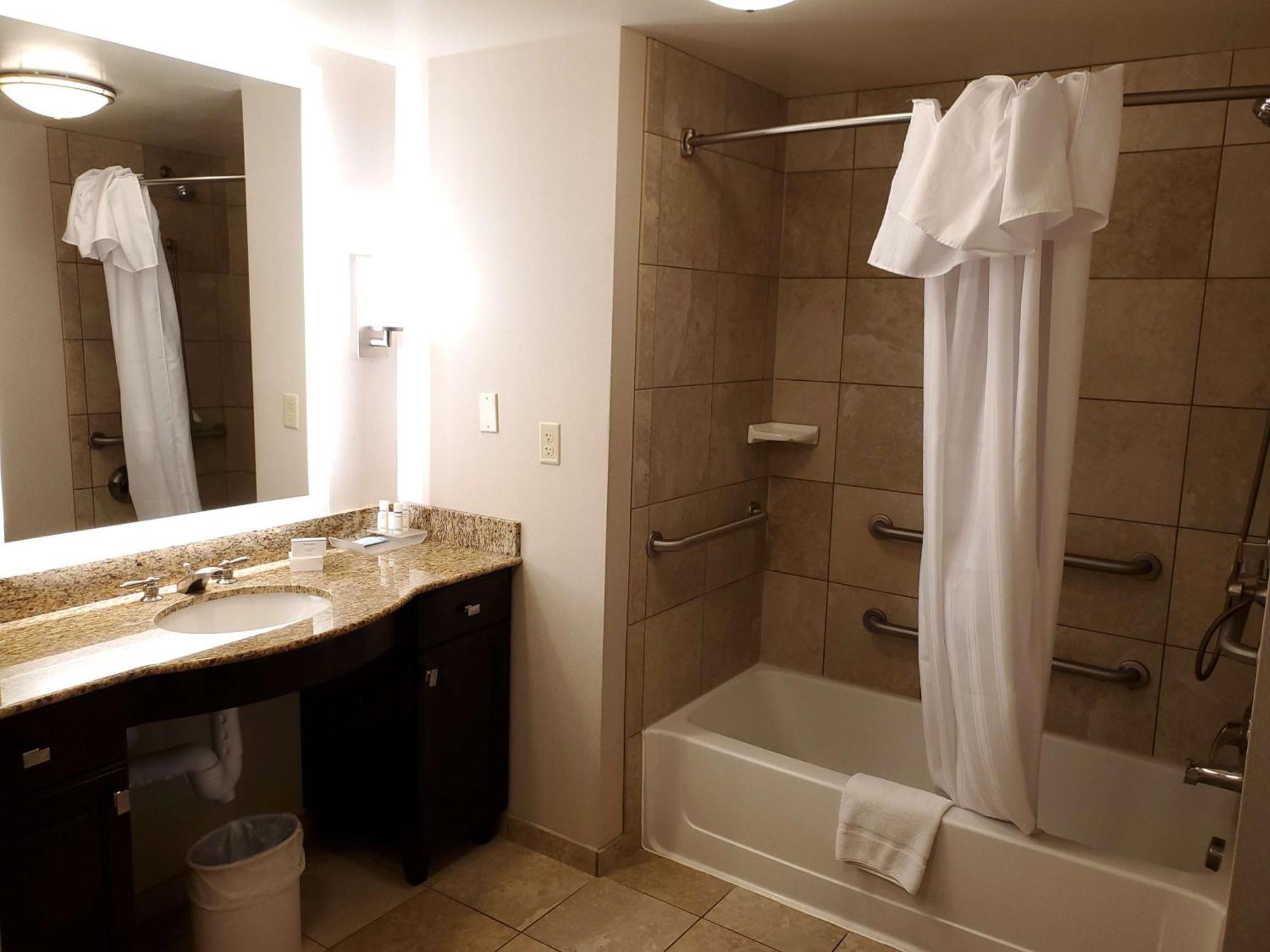King Suite Accessible Tub Mobility Hearing Access or Non-Smoking