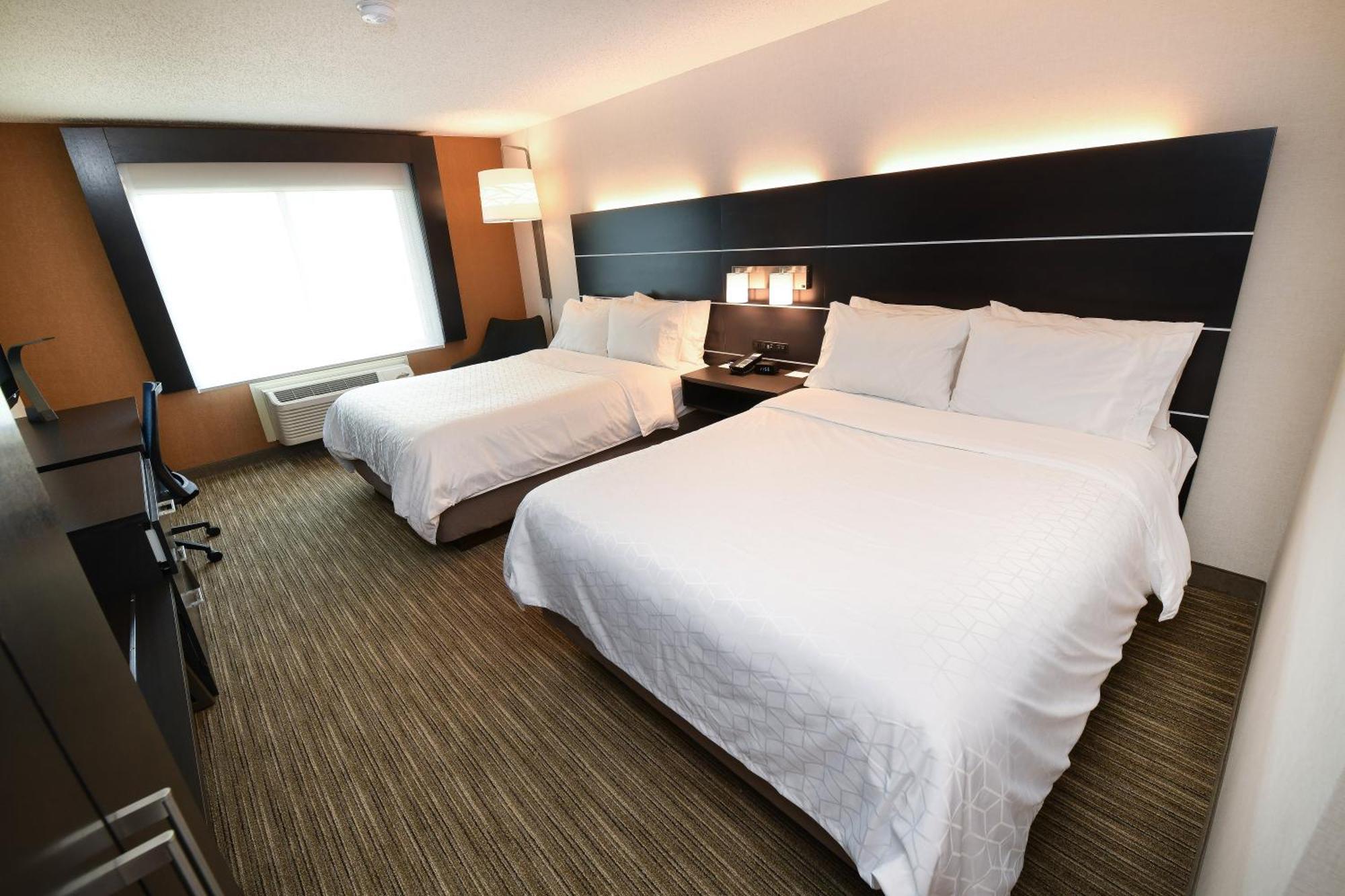 Standard Queen Room with Two Queen Beds - Communications and Mobility Accessible