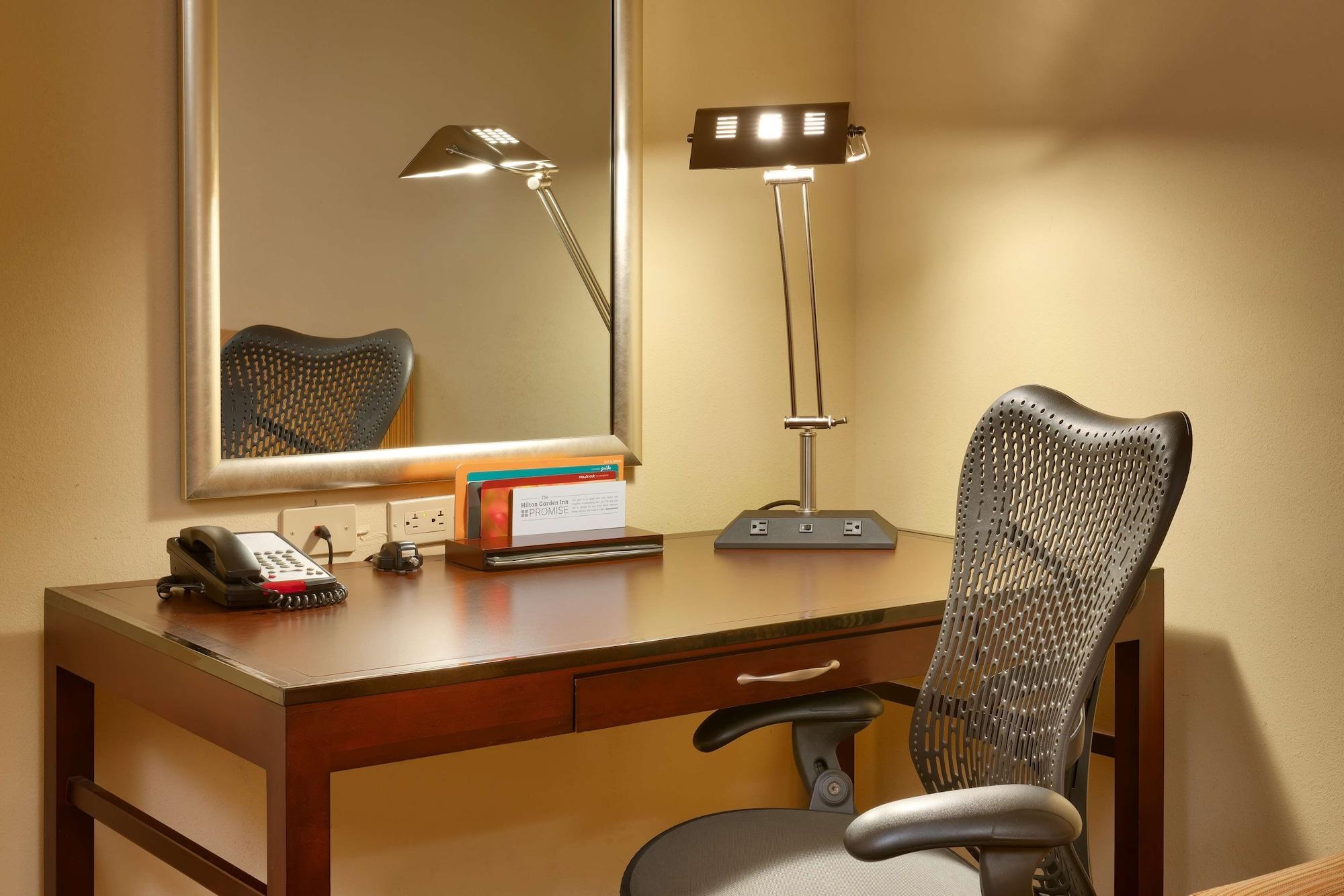 Junior King Suite with Sofa Bed,1450594357:JPEG