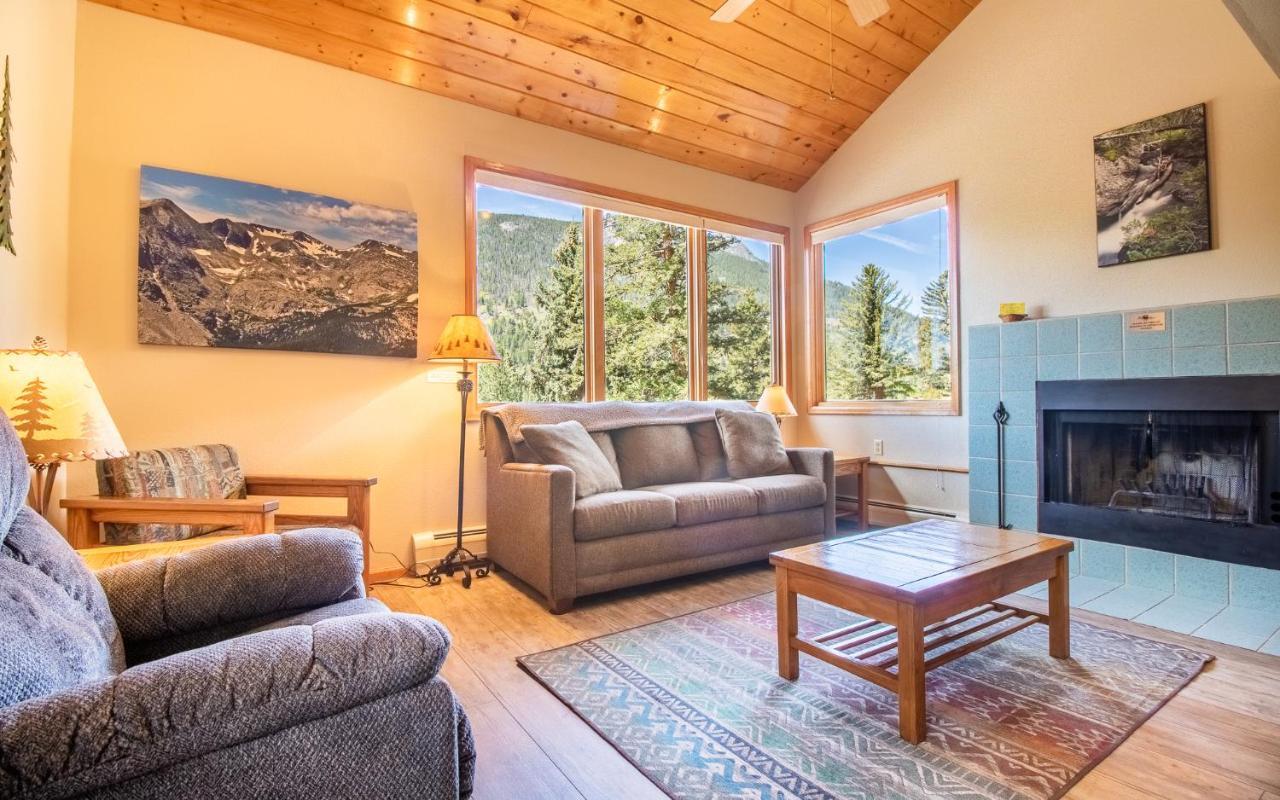 Suite with Mountain View