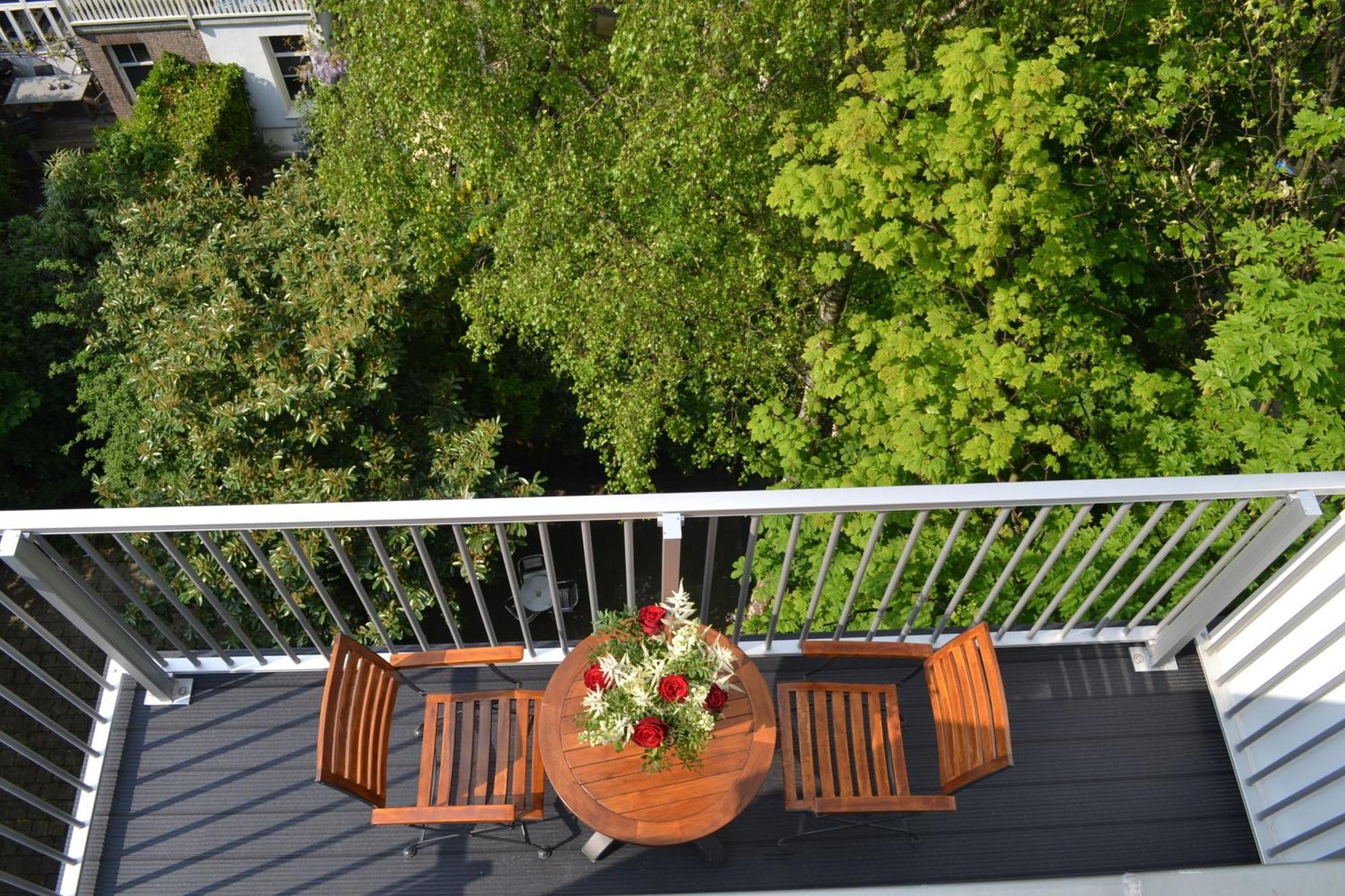 Twin Room with Spa Bath, Balcony and Garden View