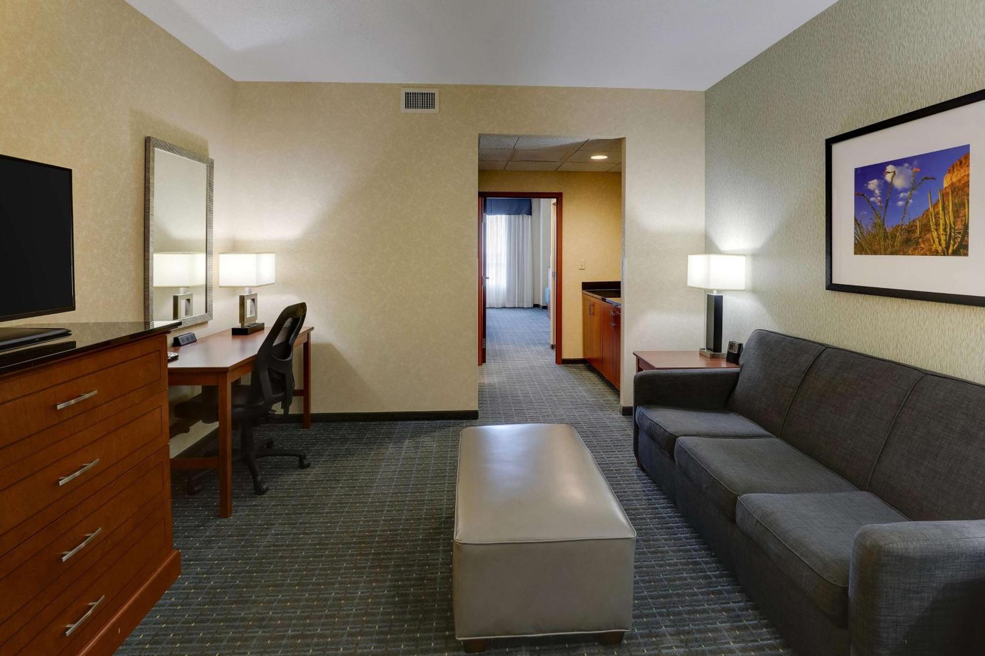 Queen Suite Two Queen Beds