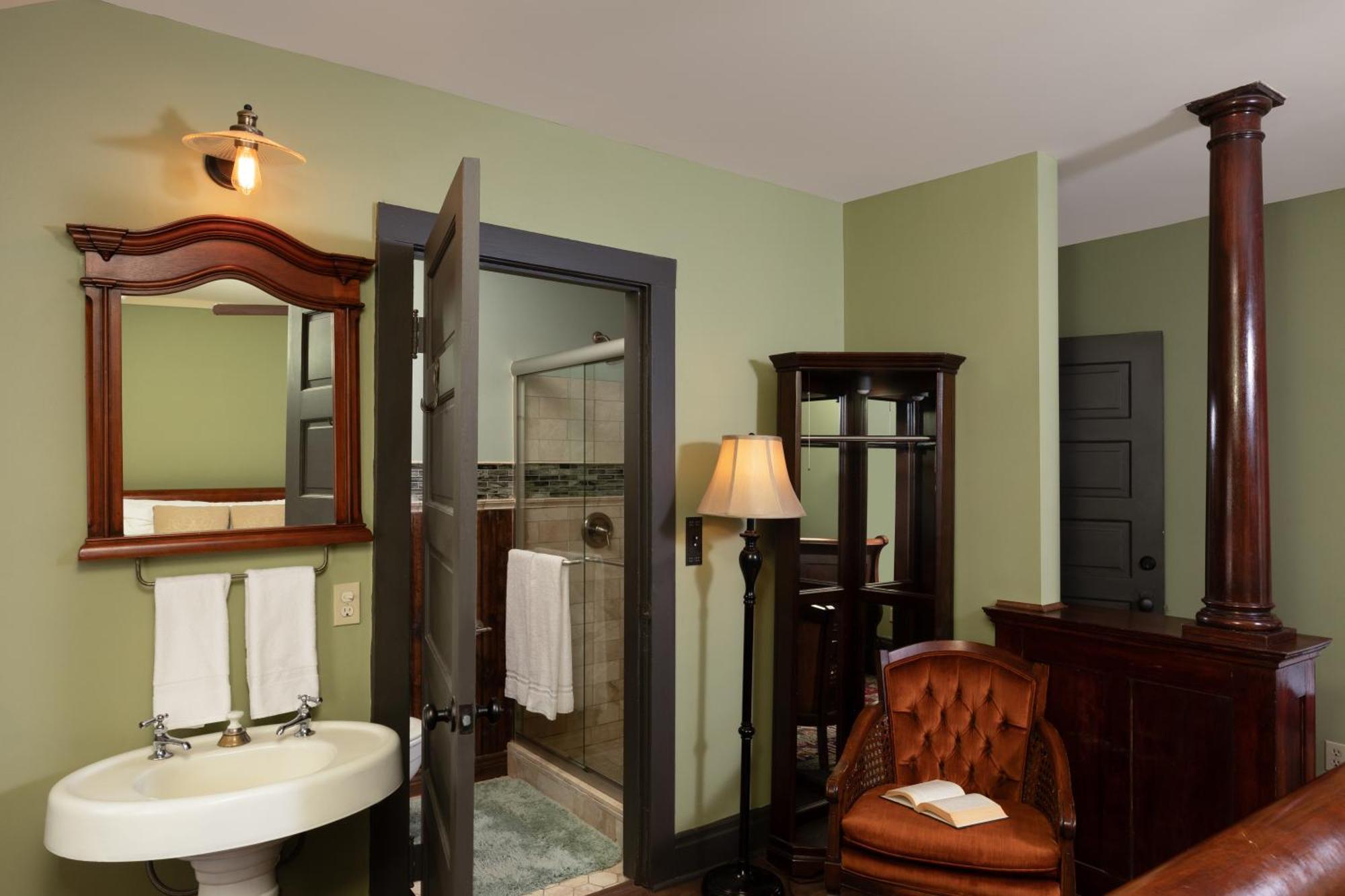 Queen Room