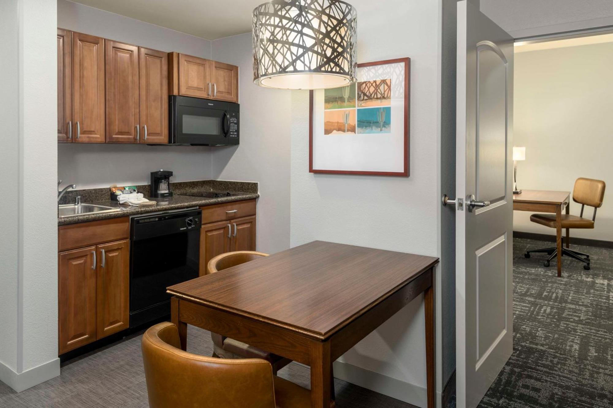 Two Bedroom Suite One King Two Queen Beds Non-Smoking