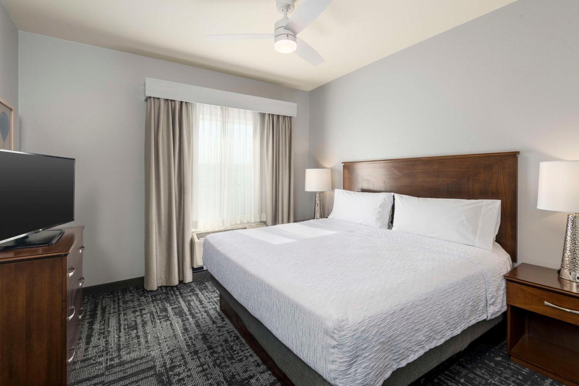 One-Bedroom King Suite Non-Smoking