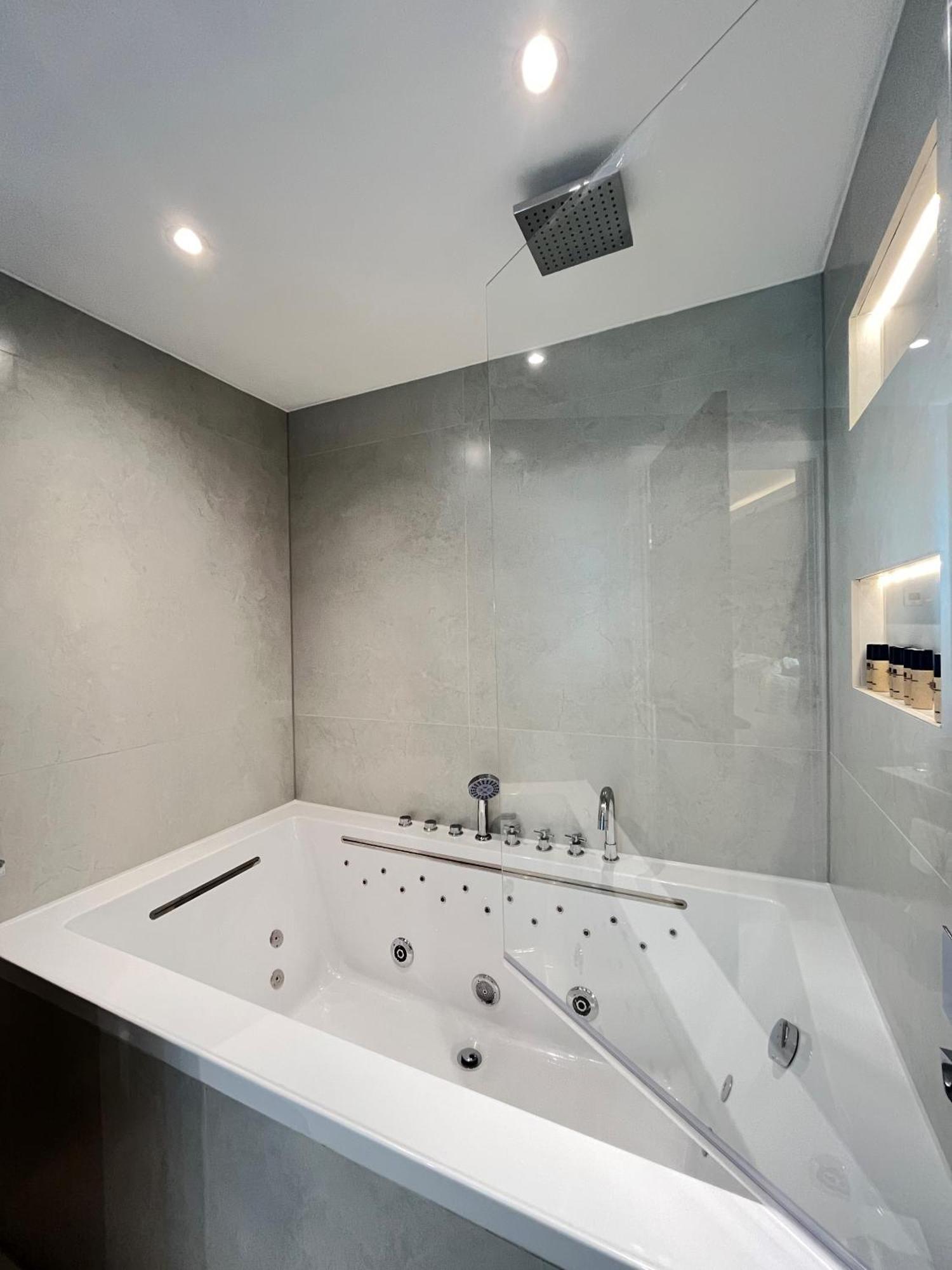 Double Room with Spa Bath